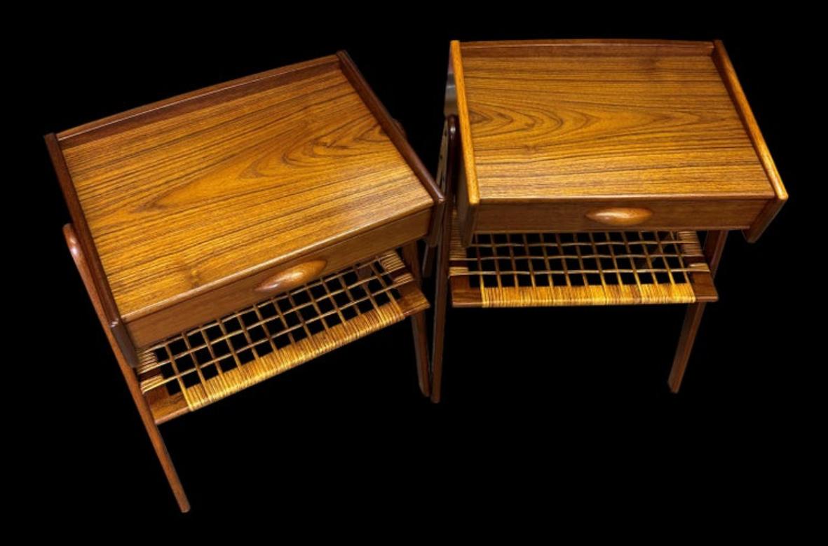 We have 2 pairs of these beautiful bedside tables, both made of Teak with a single drawer and a Rattan undertier.
Both are the same colour and patina, the only difference between one pair and the other is the grain on the tops,each pair match with