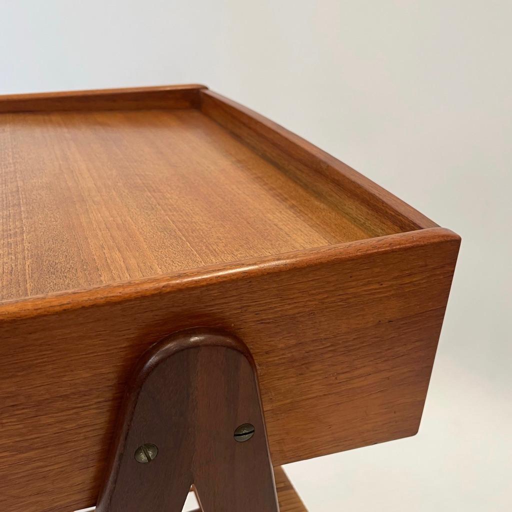 Paire de tables de chevet en teck et rotin de Soren Rasmussen en vente 3