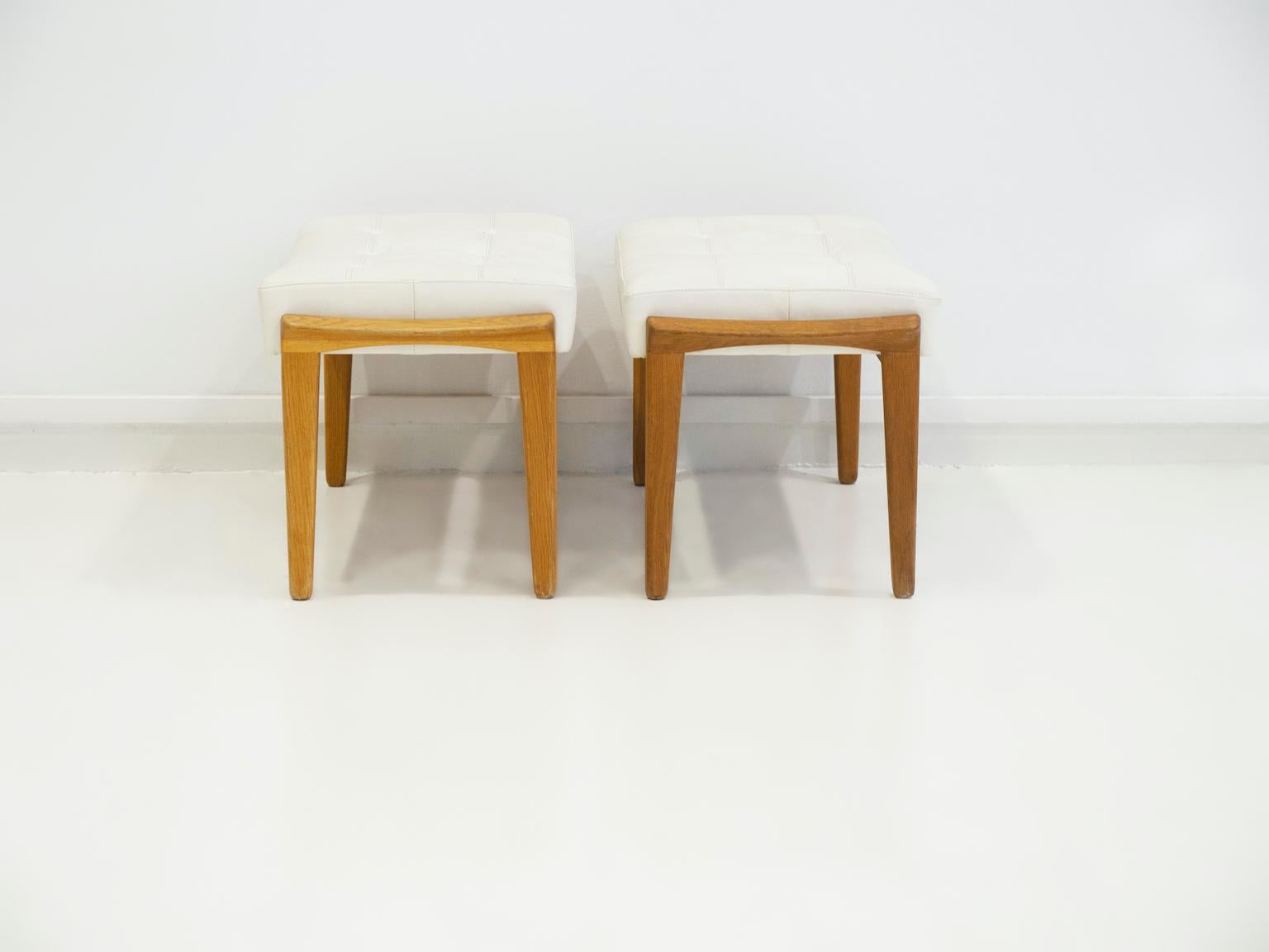 Pair of Teak and White Leather Upholstered Ottomans For Sale 4