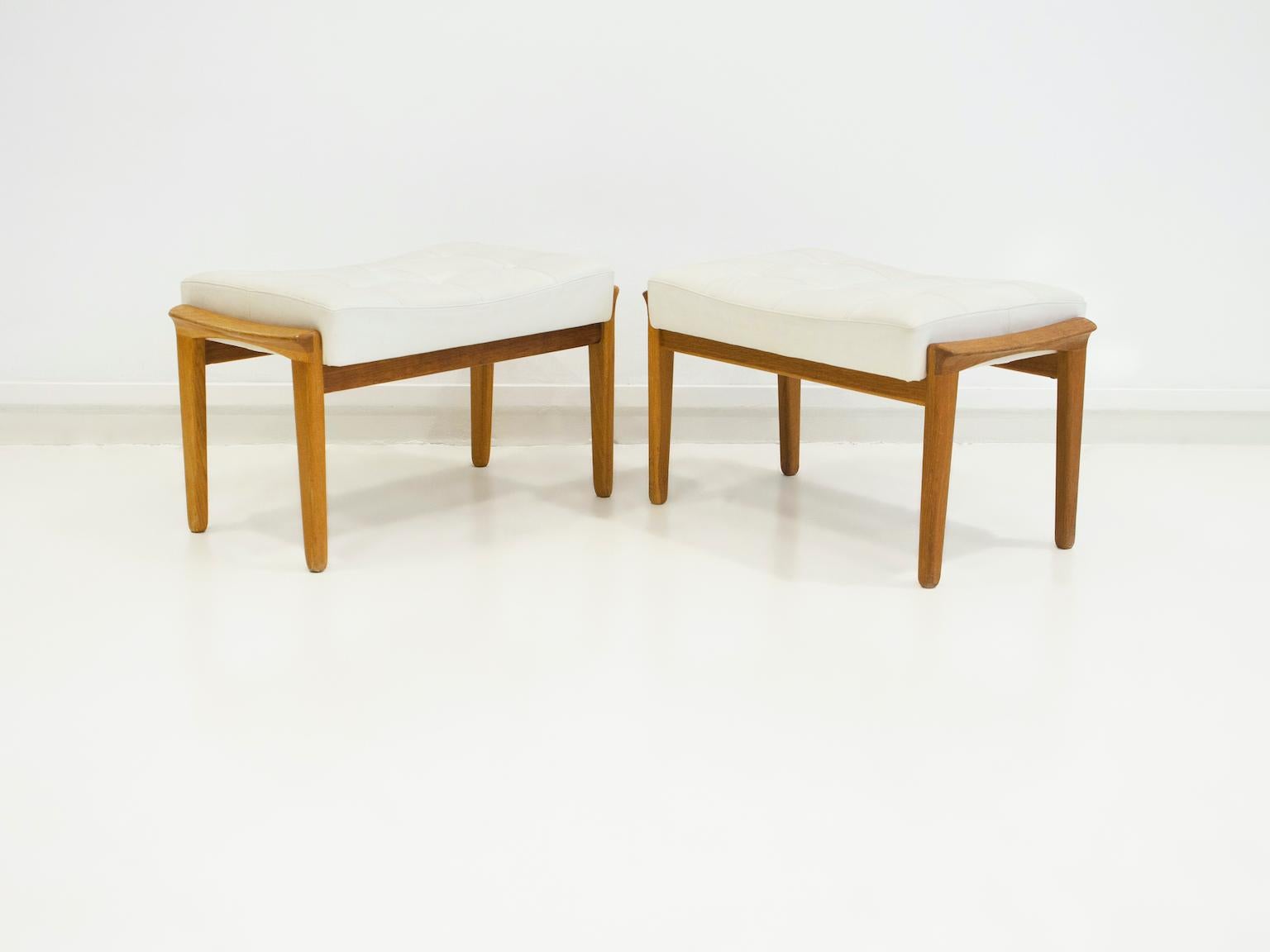 Pair of Teak and White Leather Upholstered Ottomans For Sale 3