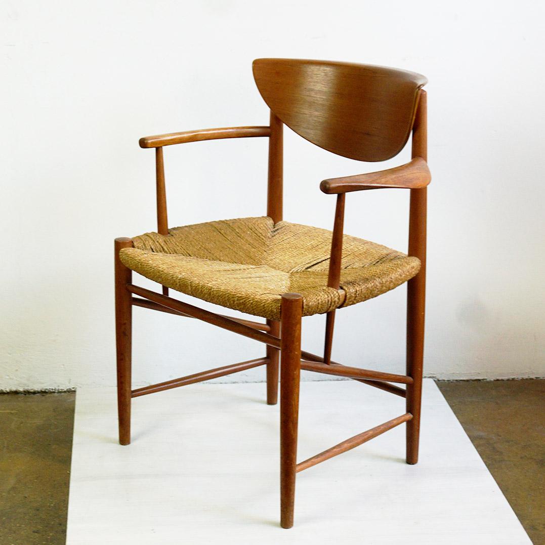 Canne Paire de fauteuils en teck Mod. 317 par Peter Hvidt pour Soborg Mobler Danemark en vente