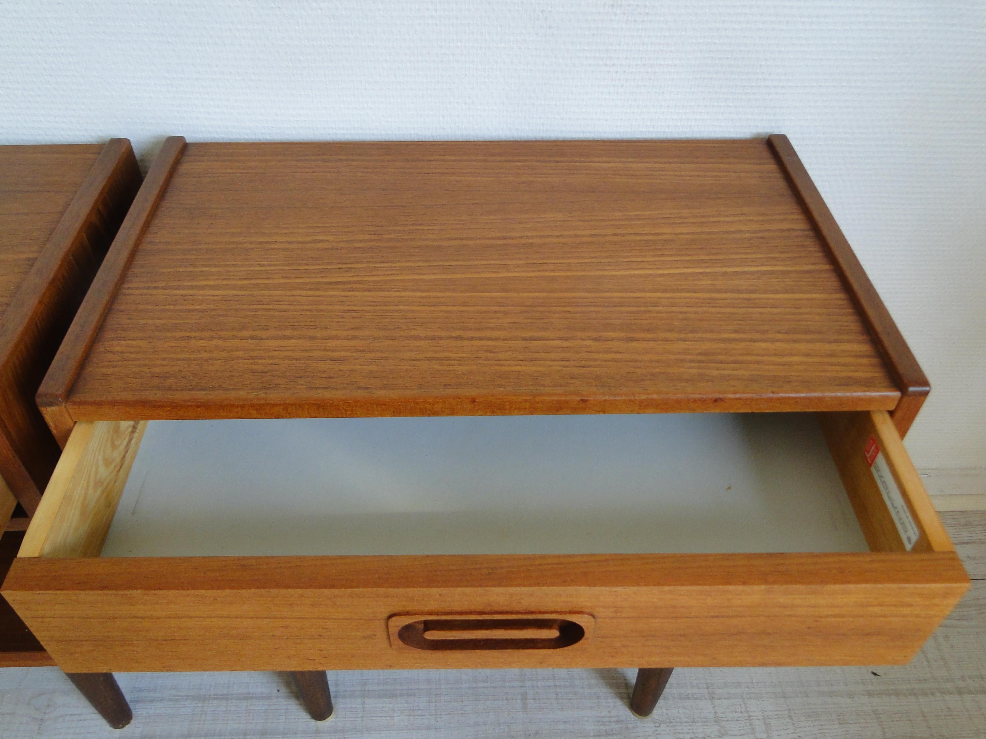 Pair of Teak Bedside Tables by Johannes Andersen for Dyrlund Denmark 1960 In Good Condition In Lège Cap Ferret, FR