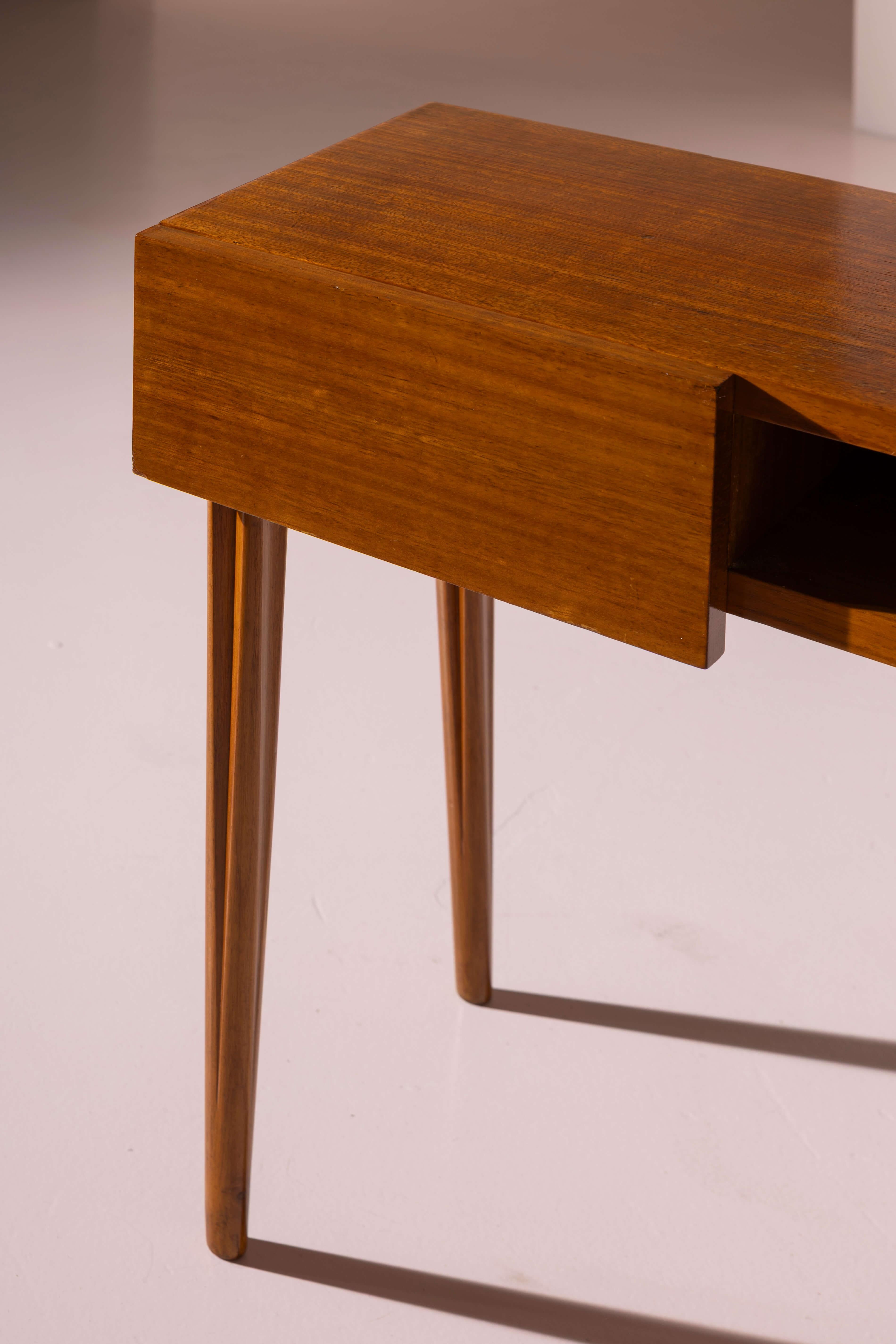 italien Paire de tables de chevet en teck, Italie, années 1950 en vente