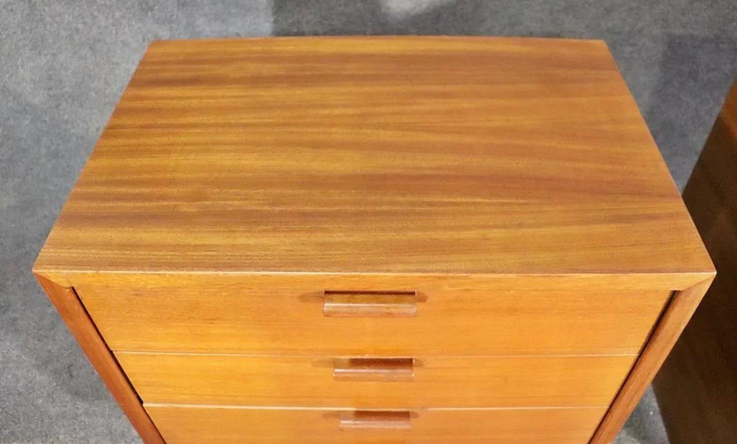 20ième siècle Paire d'armoires en teck de la société Buchner en vente