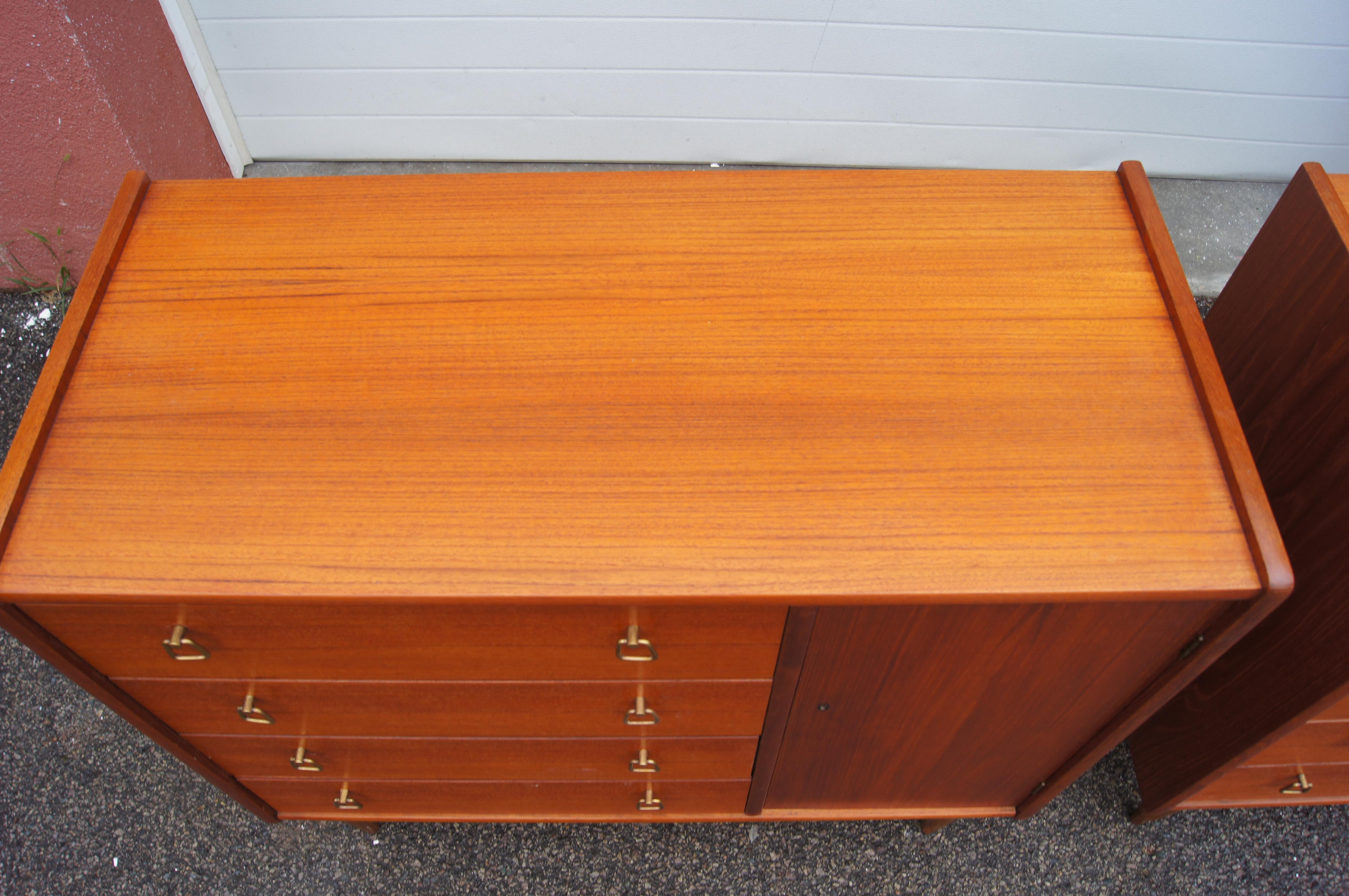 Teak Chest of Drawers by Gjøvik Møbelfabriken In Good Condition For Sale In Dorchester, MA