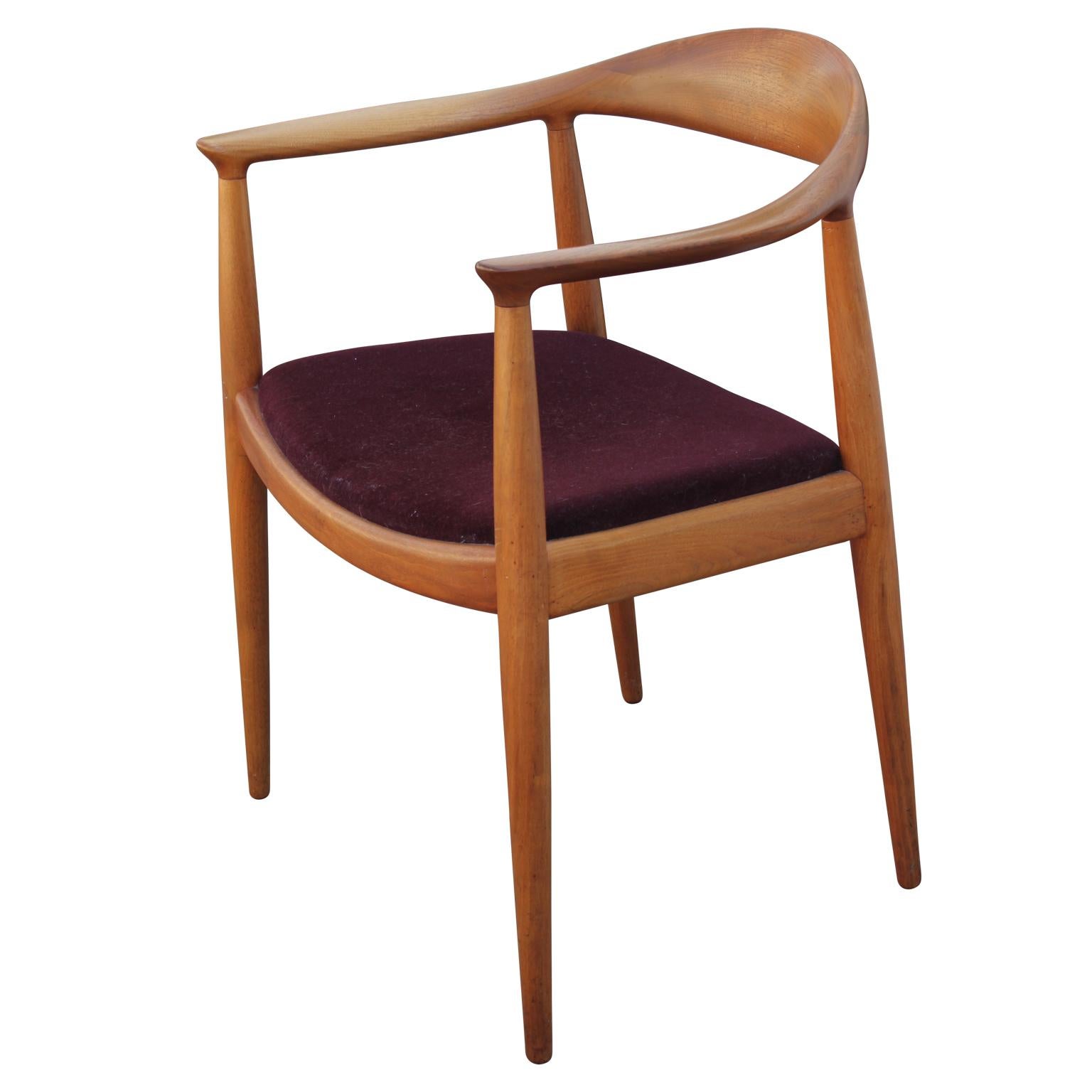 Pair of Teak Danish Dining Chairs by Hans Wegner / Hansen for Knoll Model JH501 In Good Condition In Houston, TX