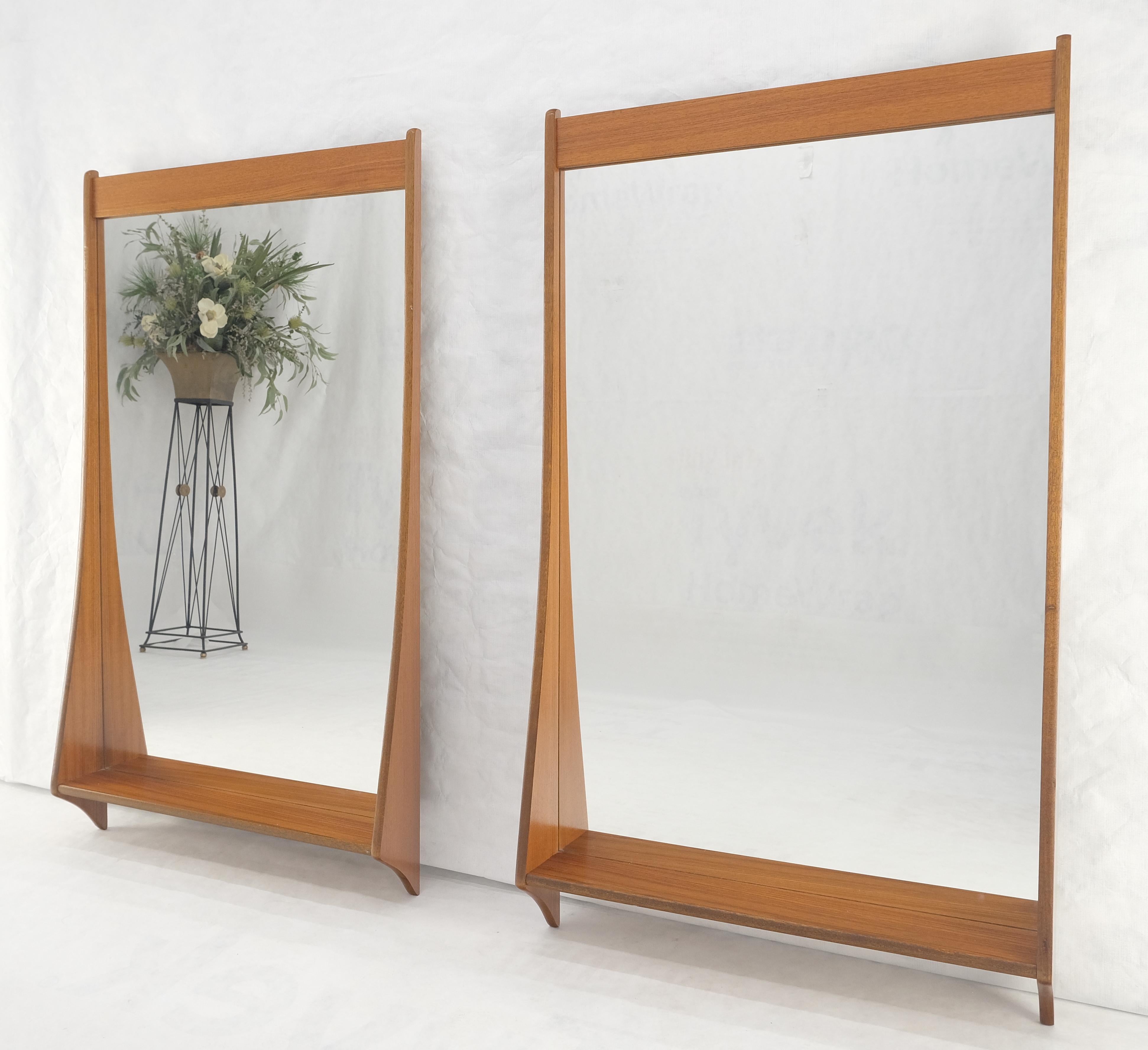Paire d'étagères en teck danois de style moderne du milieu du siècle dernier  Miroirs muraux MINT ! Excellent état - En vente à Rockaway, NJ