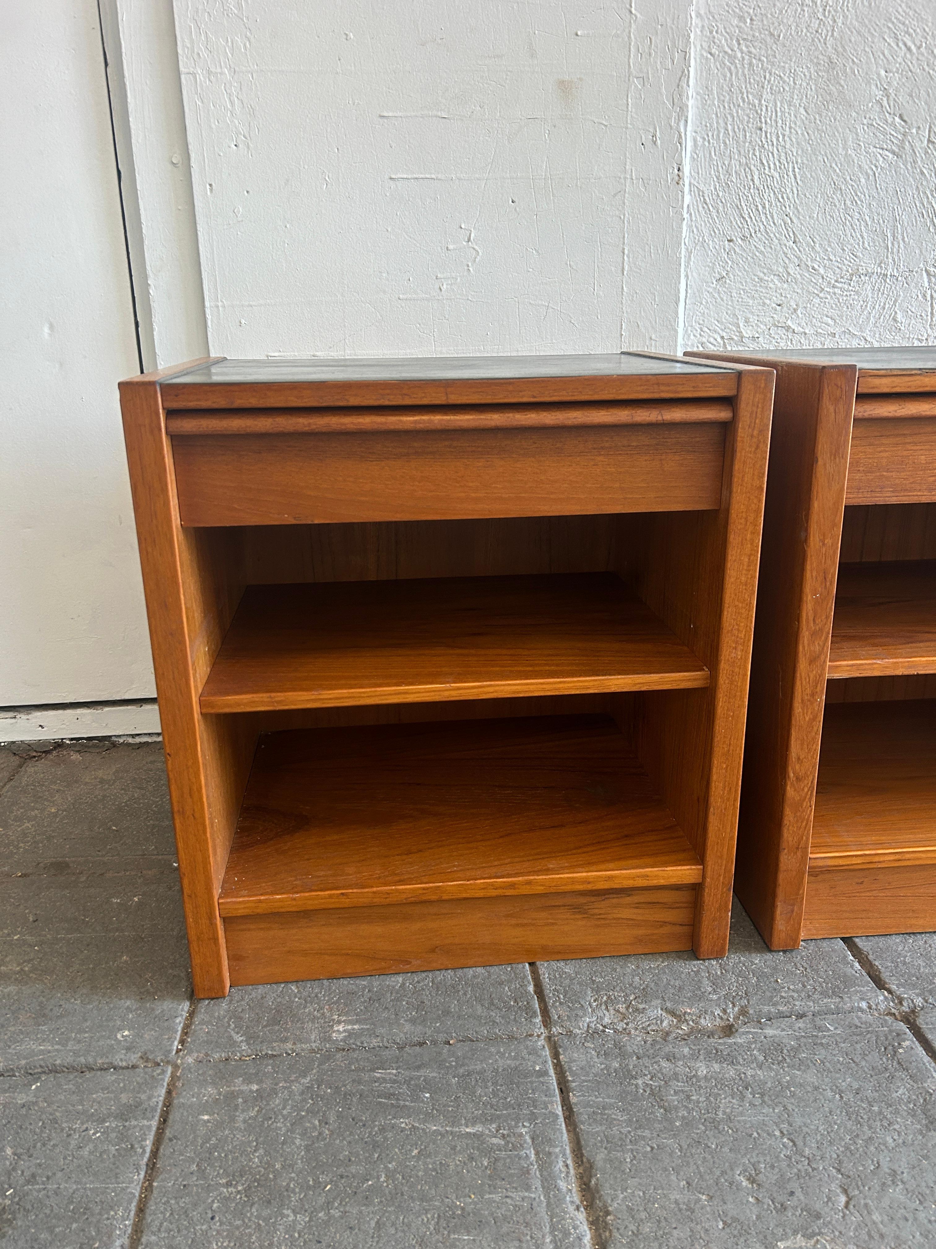 Woodwork Pair of teak danish modern nightstands with single drawer and adjustable shelf For Sale