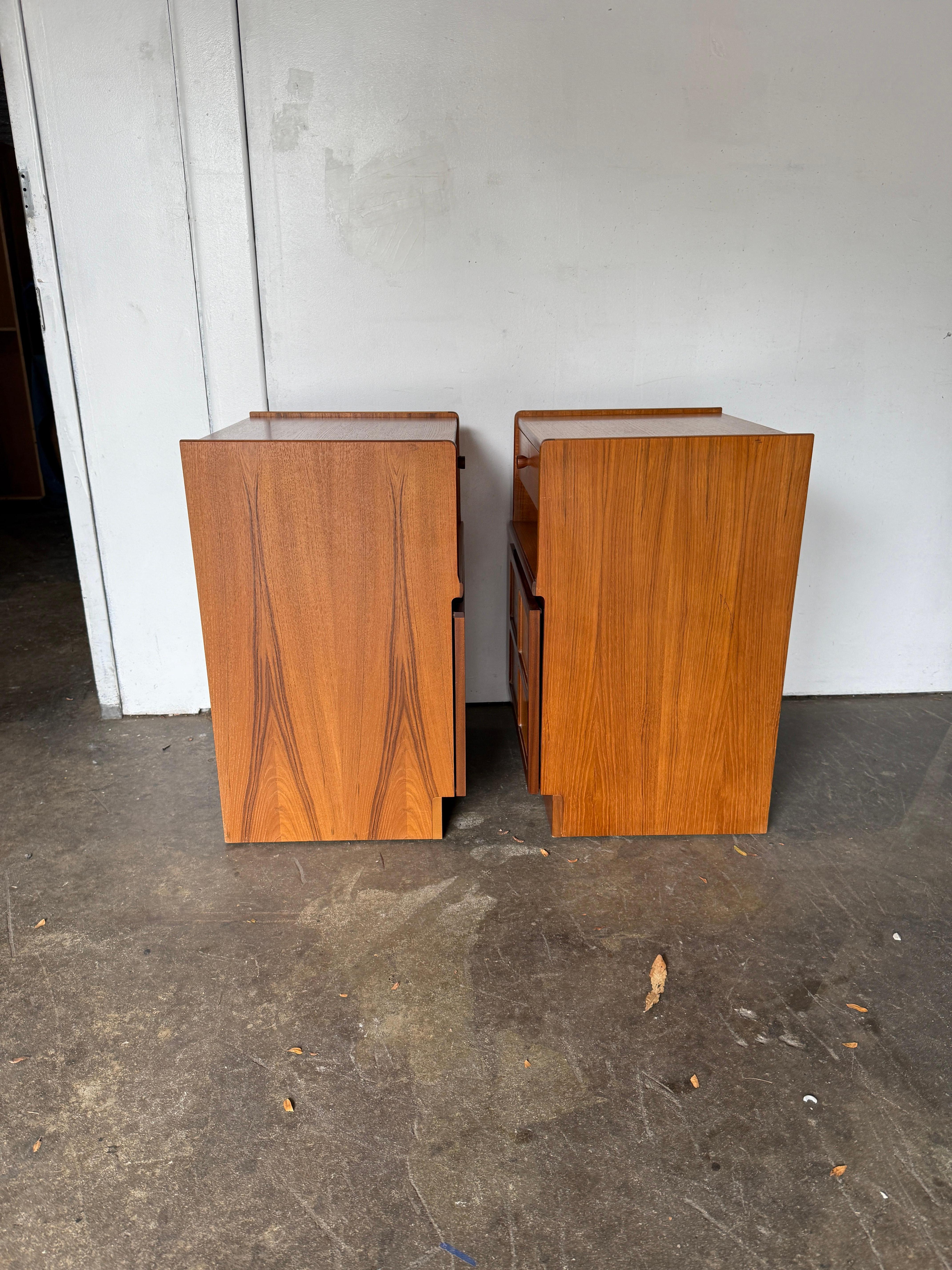 Danish Pair of teak danish modern single drawer nightstands with cabinet For Sale