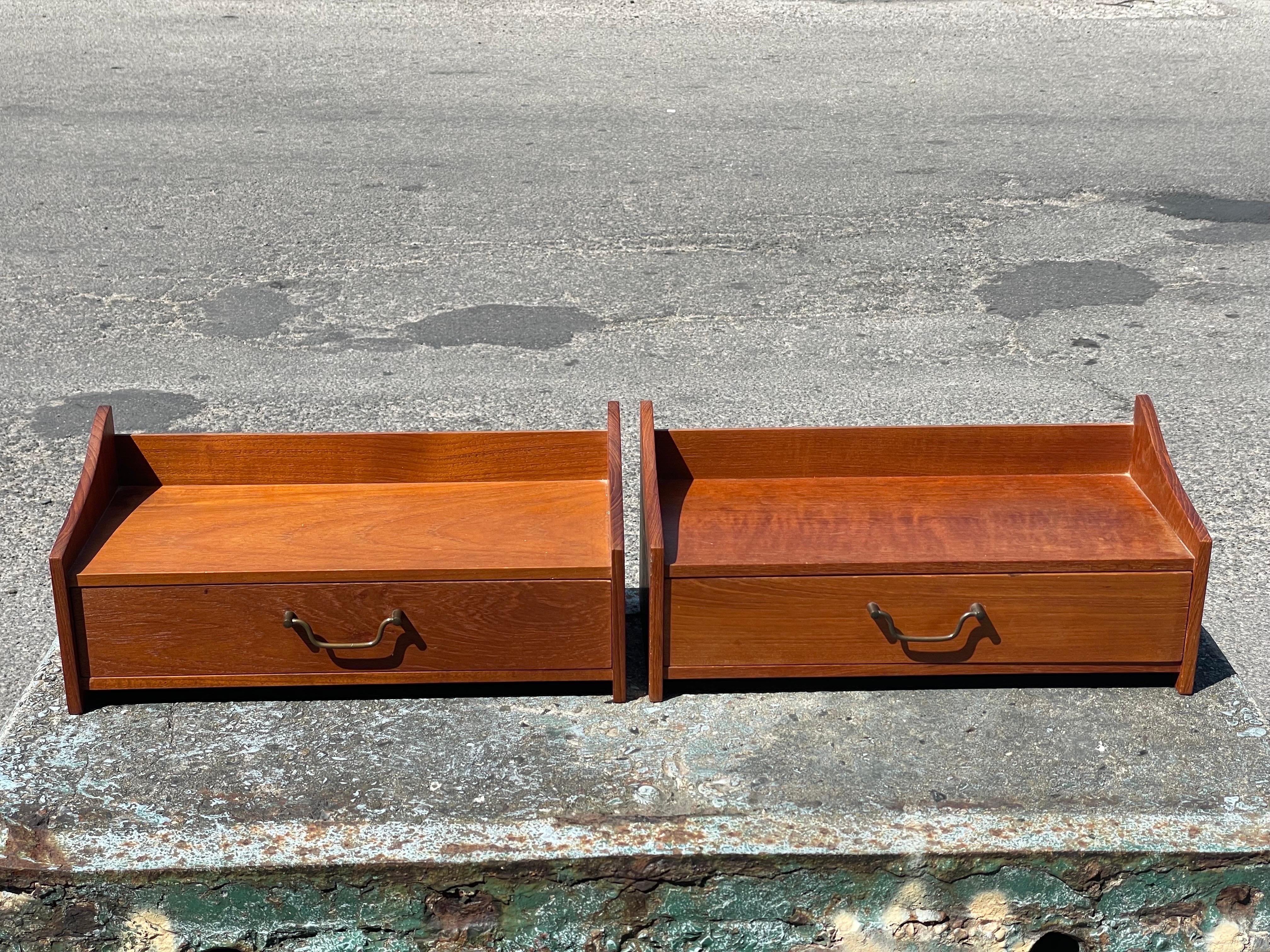 Danish Pair of Teak Floating Wall-Mounted Night Tables, Denmark, 1960s For Sale