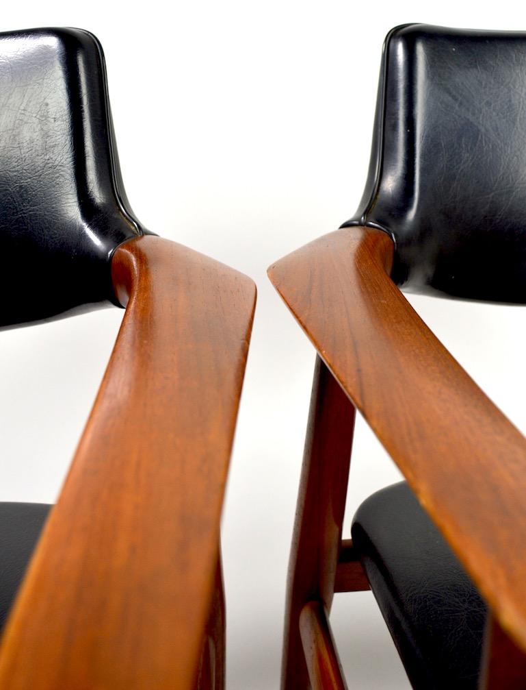 Ein Paar moderne dänische Sessel mit Teakholzgestell von Grete Jalk im Angebot 6