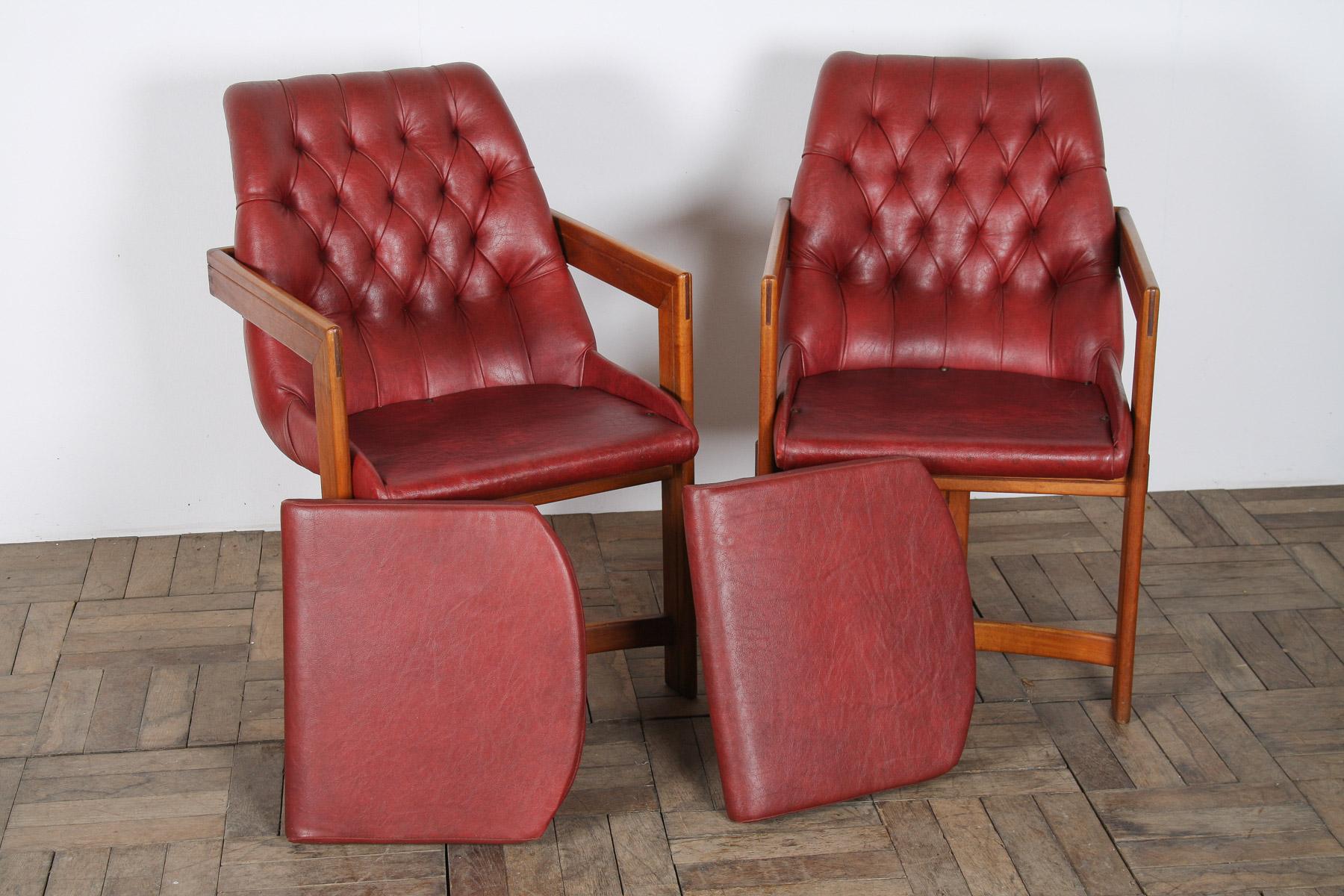 20ième siècle Paire de chaises de bureau de bibliothèque en cuir de teck à la manière de Tobia Scarpa en vente