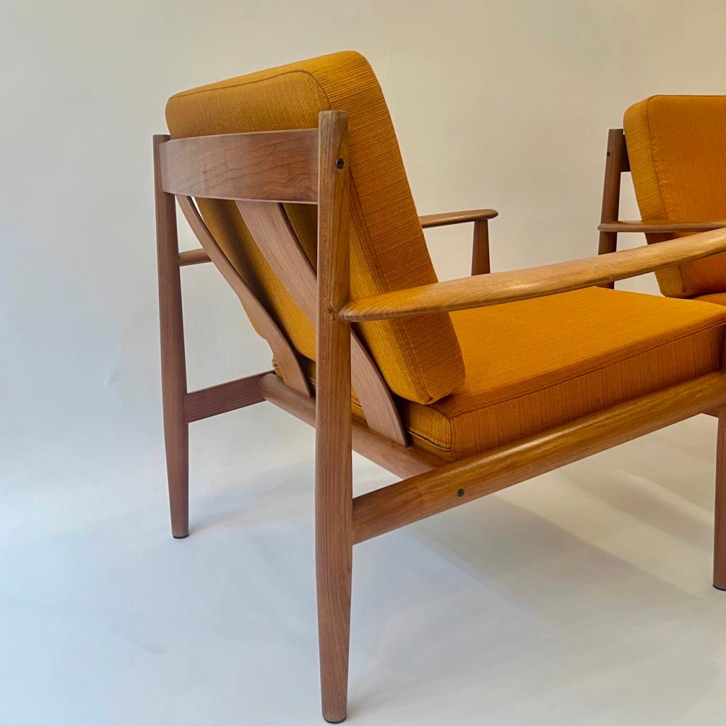 Pareja de tumbonas de teca de Grete Jalk para France & Søn, Dinamarca, ca. 1950 en Bueno estado para la venta en Geneva, CH