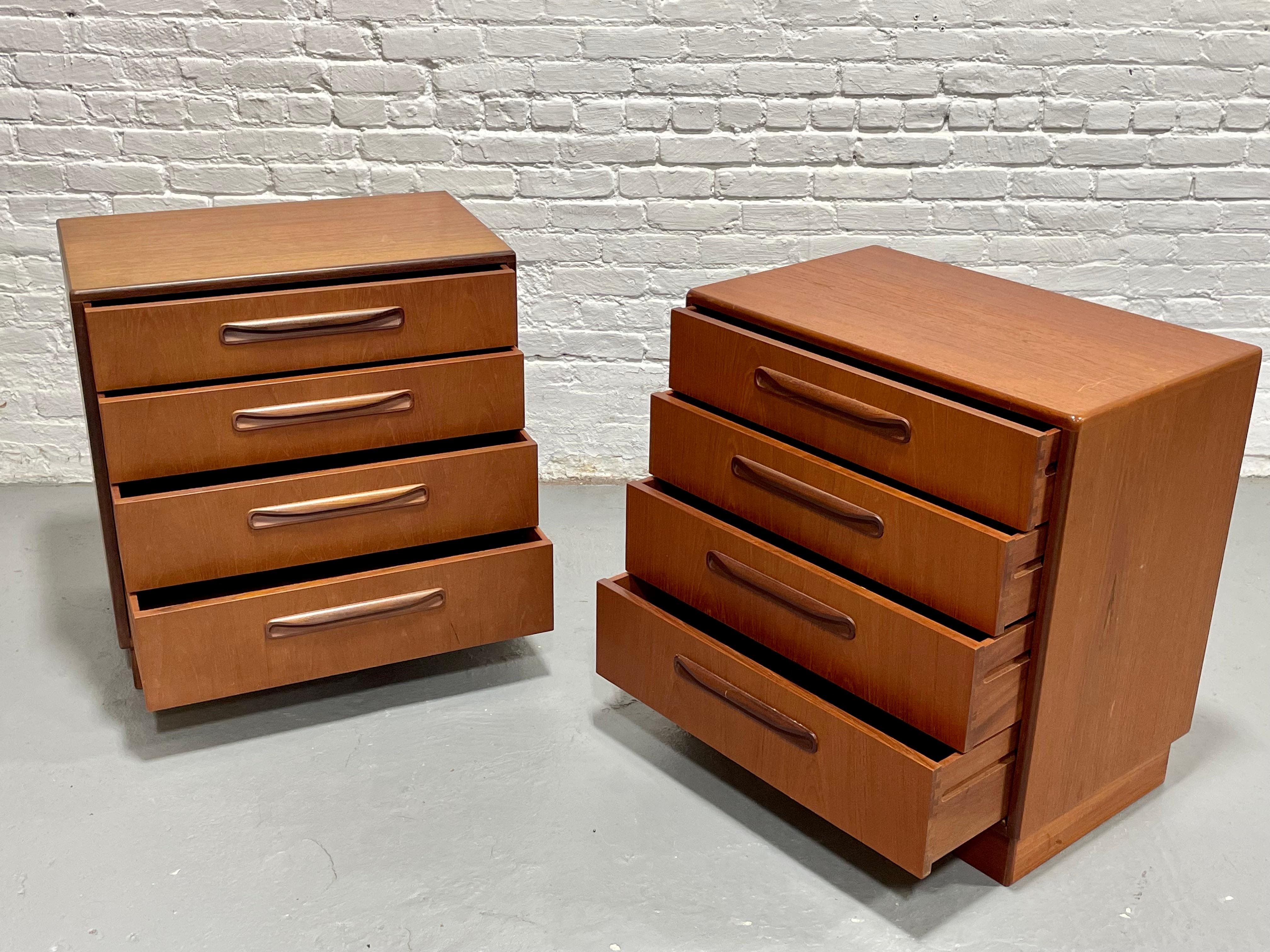 MODERN DRESSER aus Teakholz von G-Plan aus der Mitte des Jahrhunderts, ca. 1960er Jahre im Zustand „Gut“ im Angebot in Weehawken, NJ