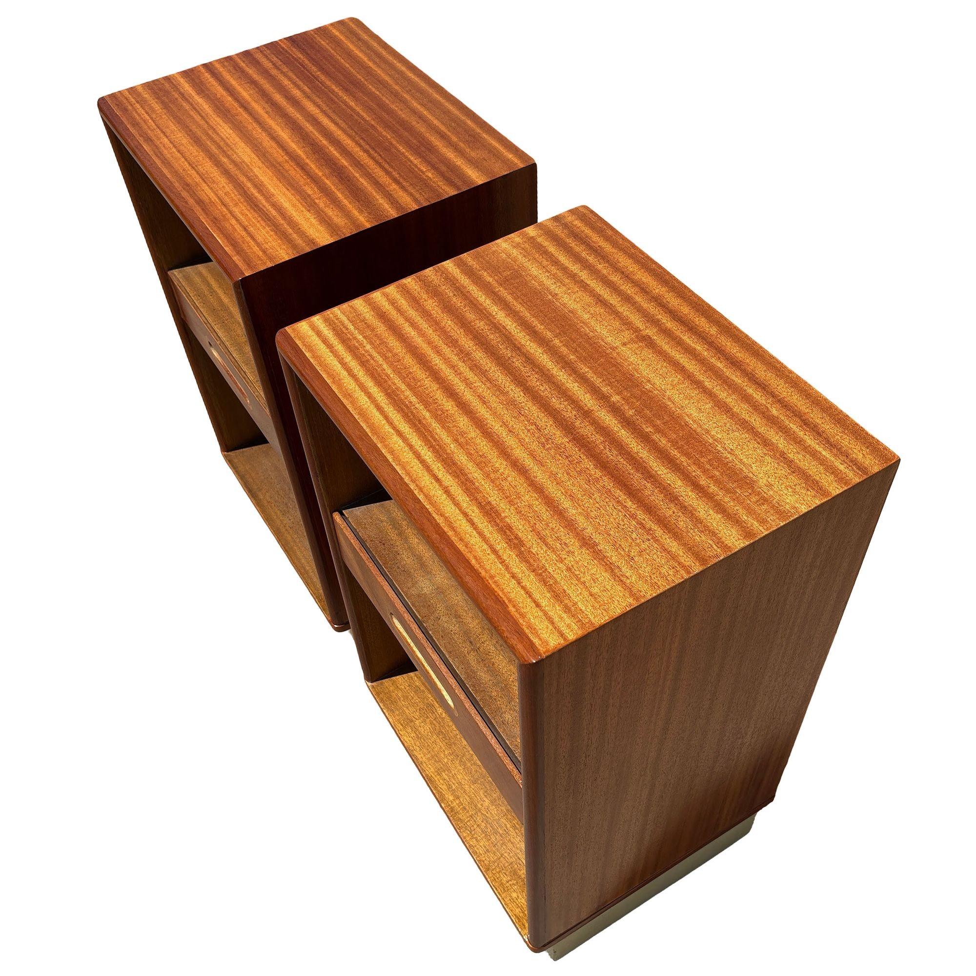 Mid-20th Century Pair of Teak and Mahogany Mid Century Nightstands by Edward Wormley for Dunbar For Sale