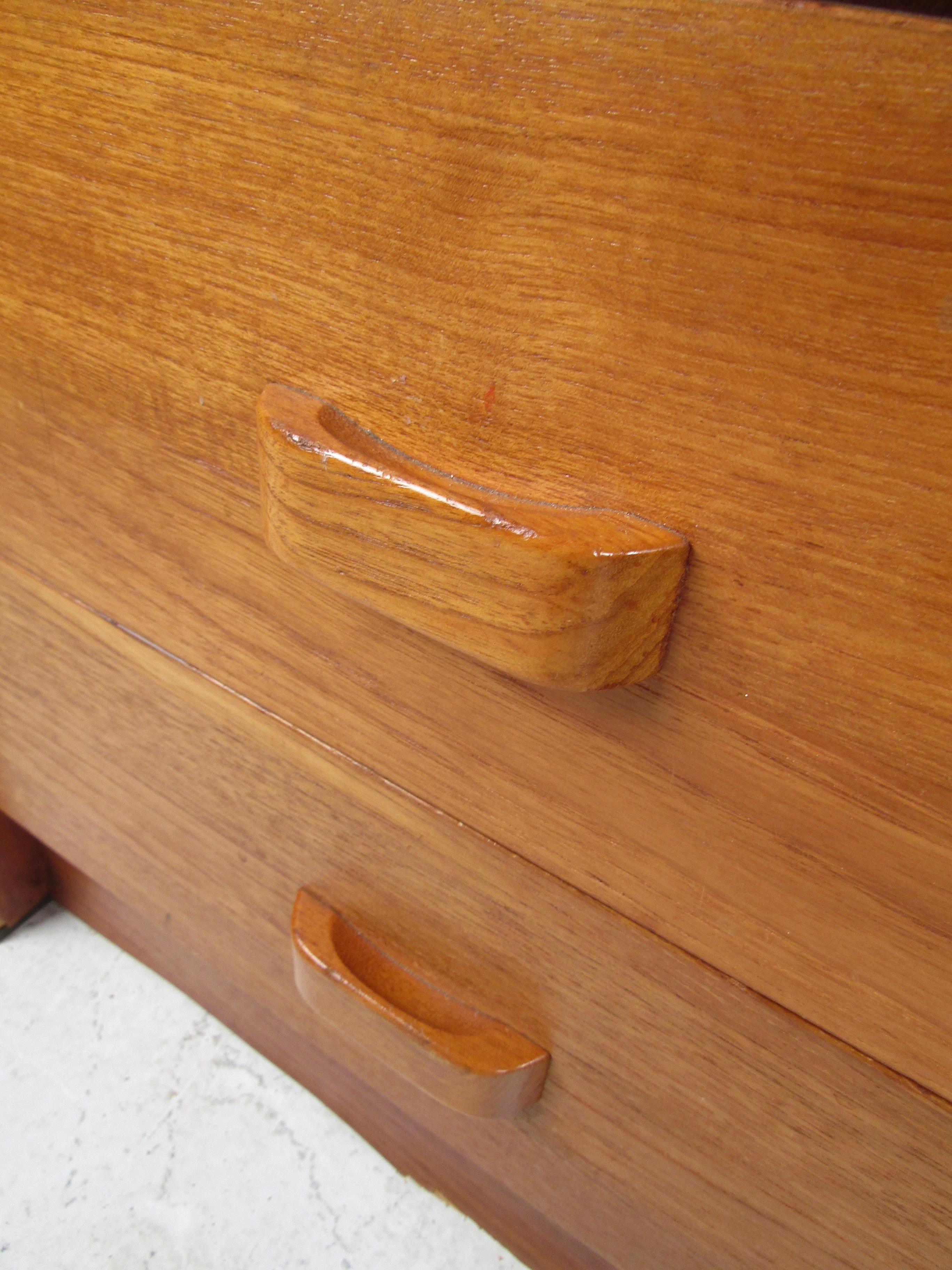 Pair of Teak Midcentury Nightstands by R.S. Furniture Inc. In Fair Condition For Sale In Brooklyn, NY