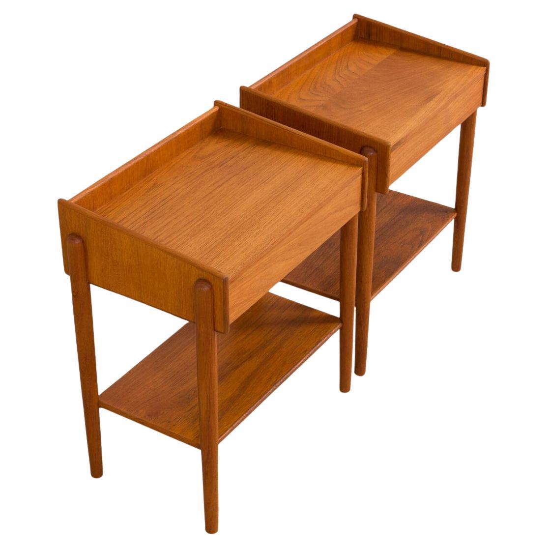 Travail du bois Paire de tables de nuit en teck Model 148 de Børge Mogensen en vente