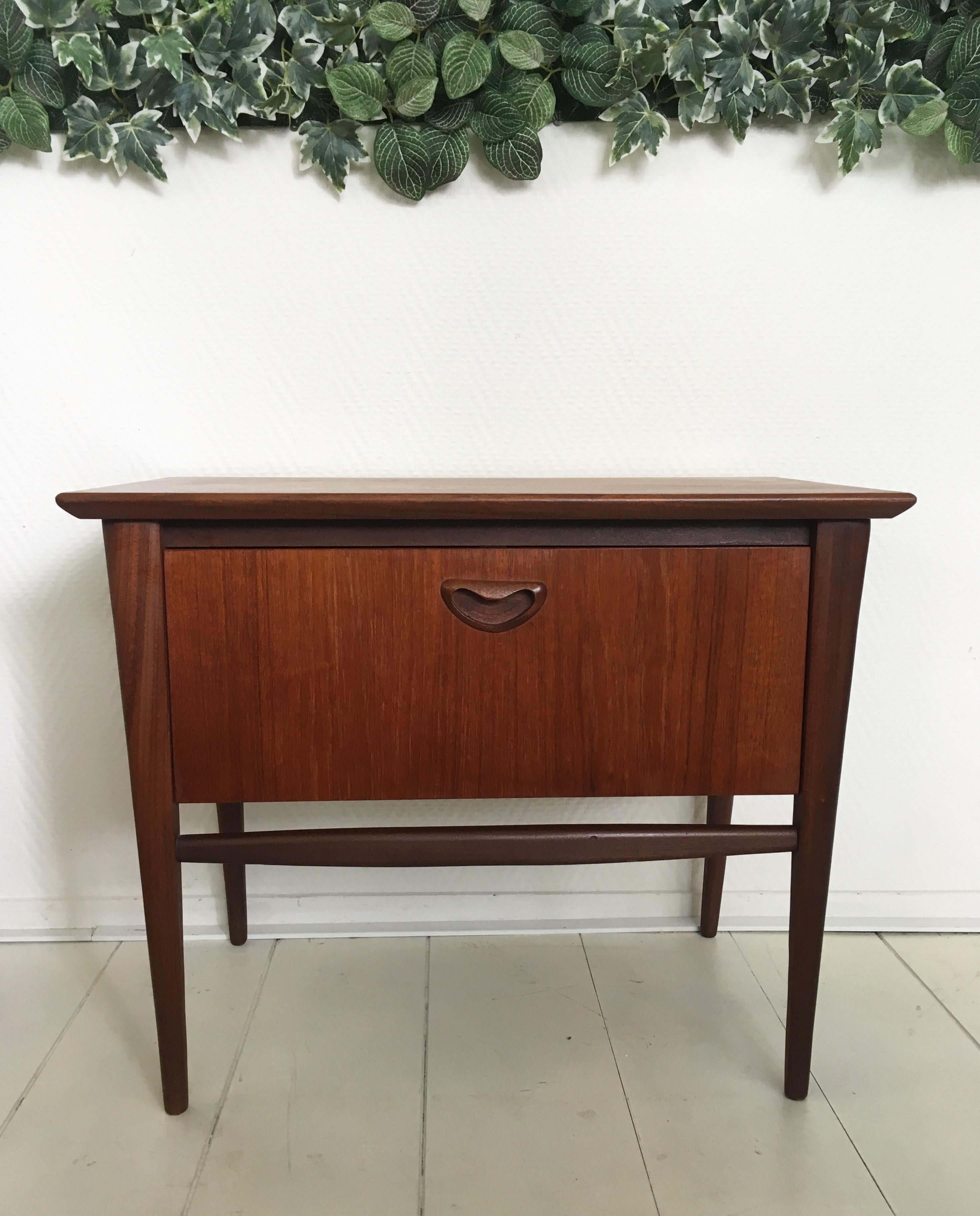 Pair of Teak Nightstands by Louis Van Teeffelen for Wébé, 1960s 8