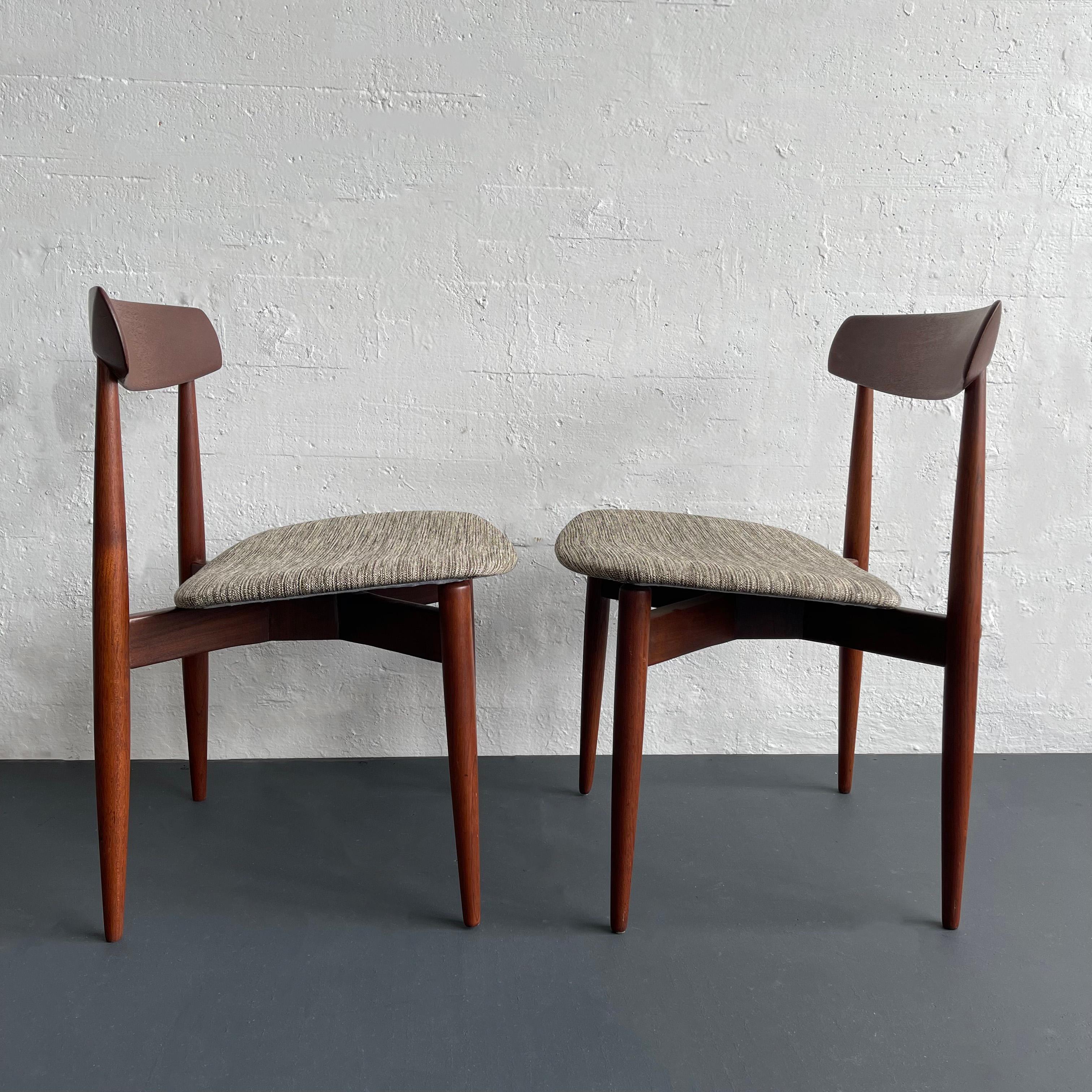 Paire de chaises de salle à manger en teck par H.W. Klein pour Bramin Mobler Bon état - En vente à Brooklyn, NY