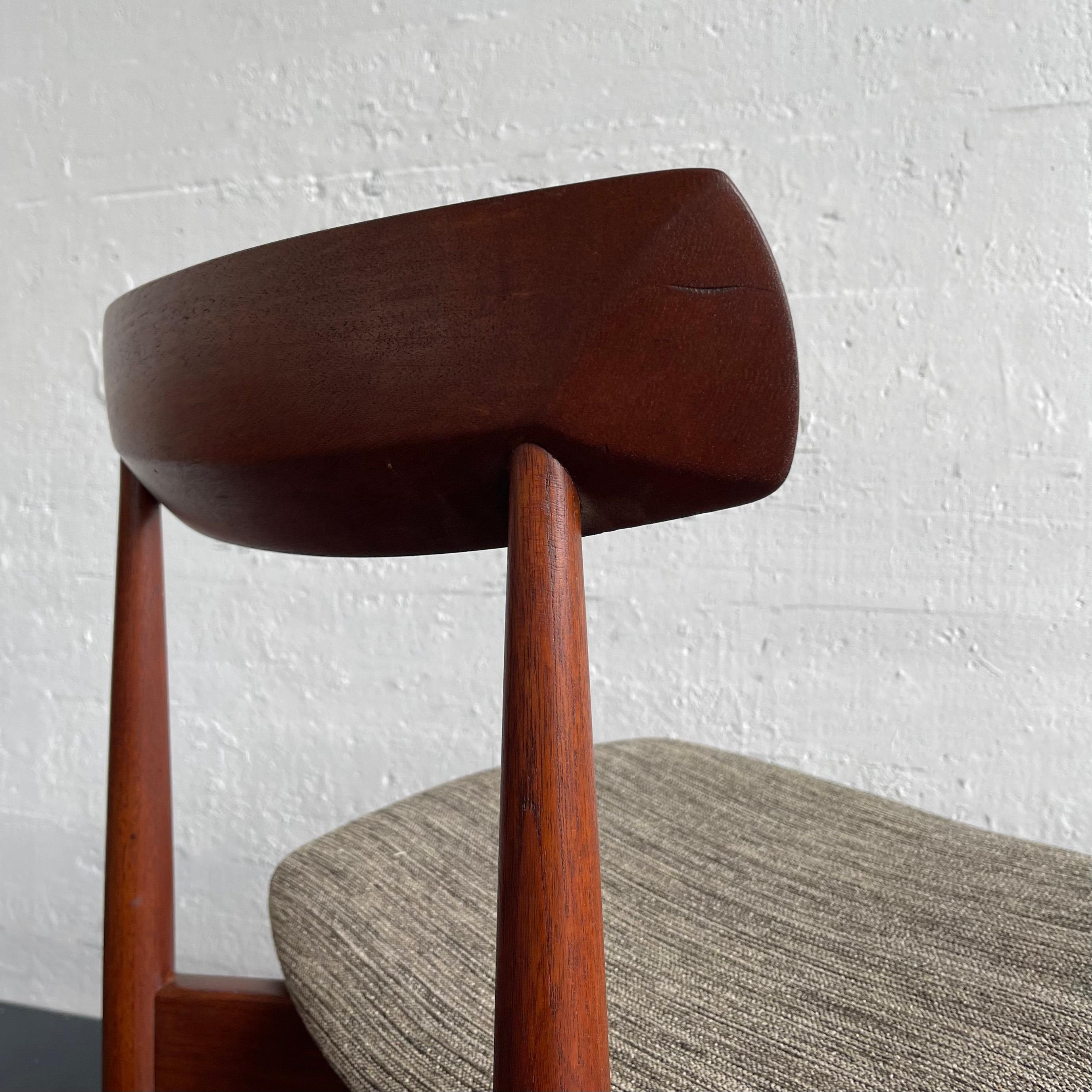 Paire de chaises de salle à manger en teck par H.W. Klein pour Bramin Mobler en vente 1