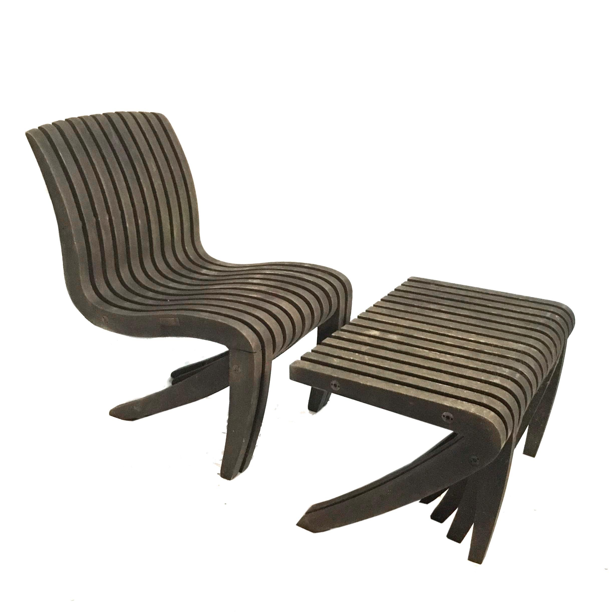 Coppia di sedie e ottomane in teak 