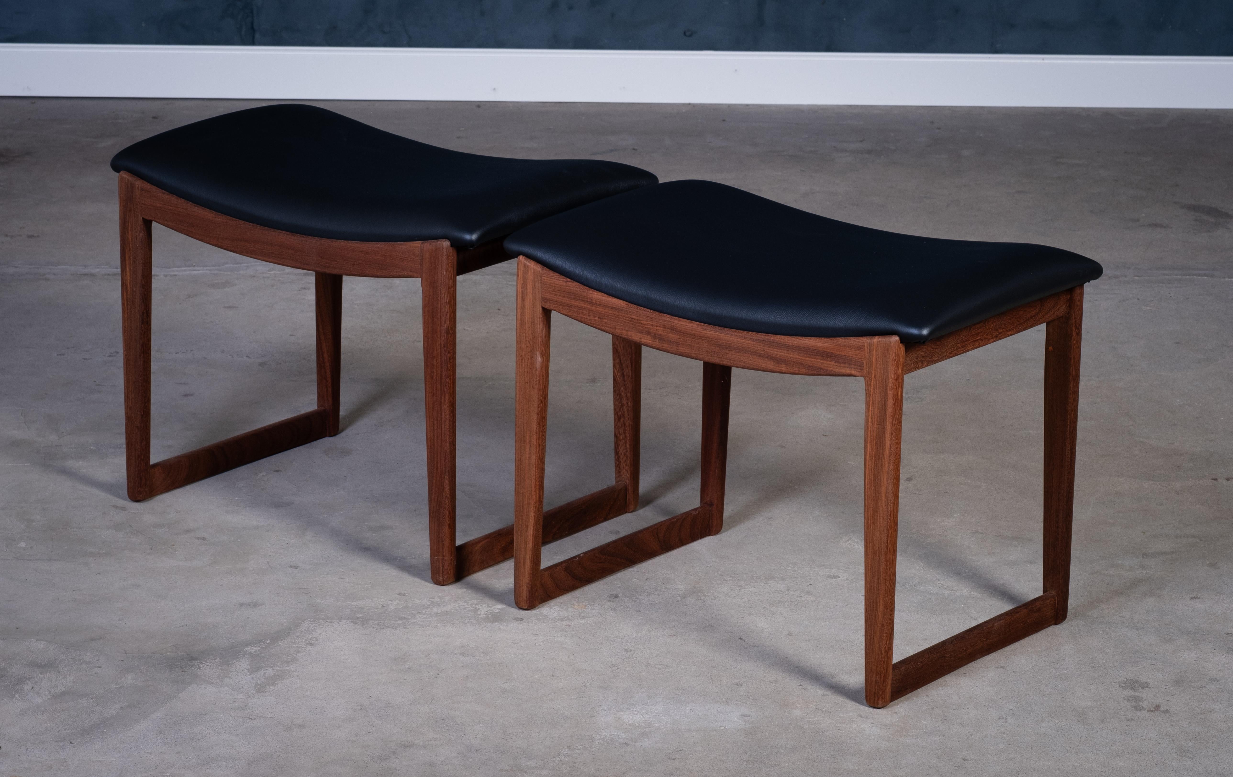 Danois Paire de tabourets en teck, design danois du milieu du siècle, années 1960 en vente