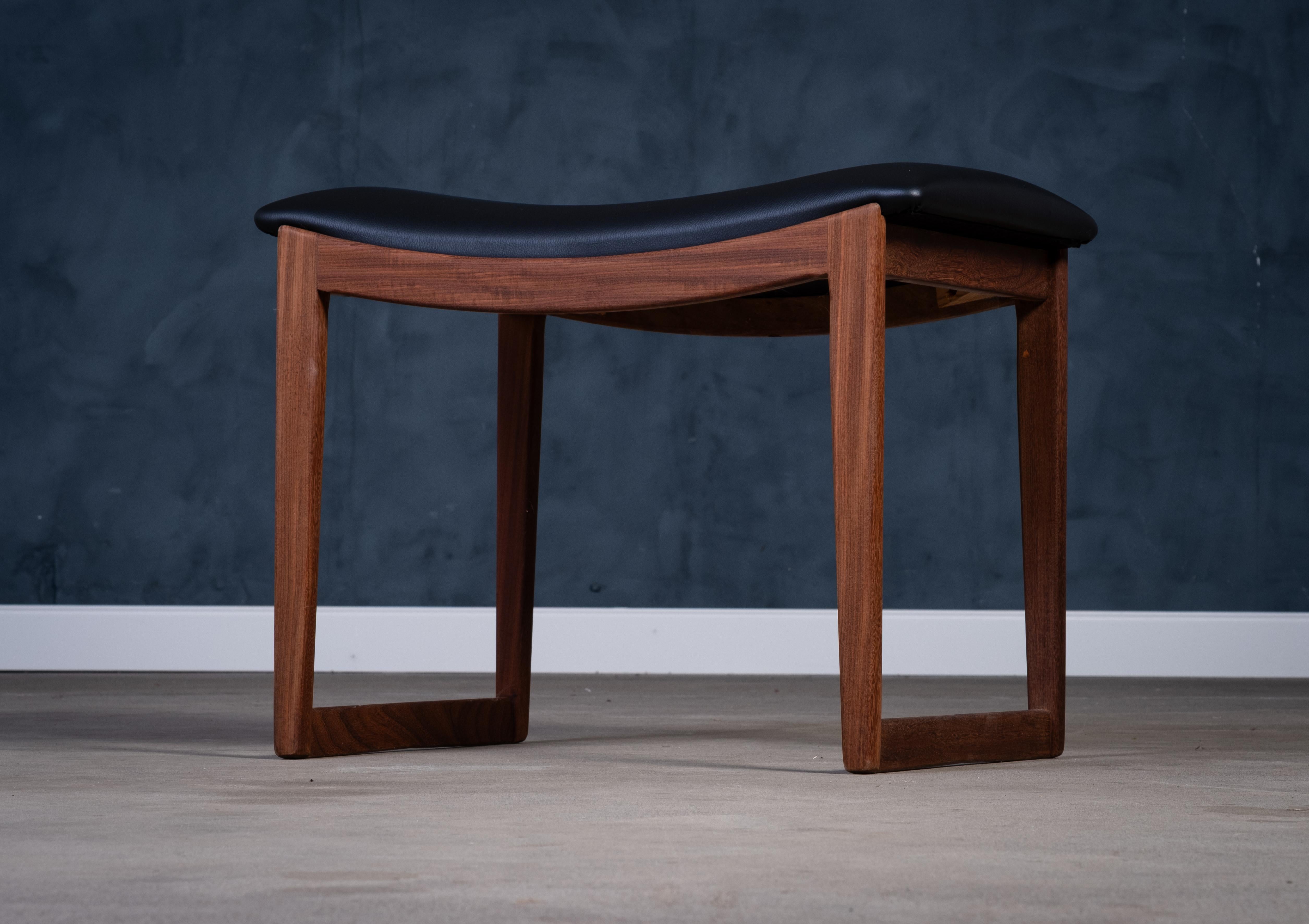 Cuir Paire de tabourets en teck, design danois du milieu du siècle, années 1960 en vente