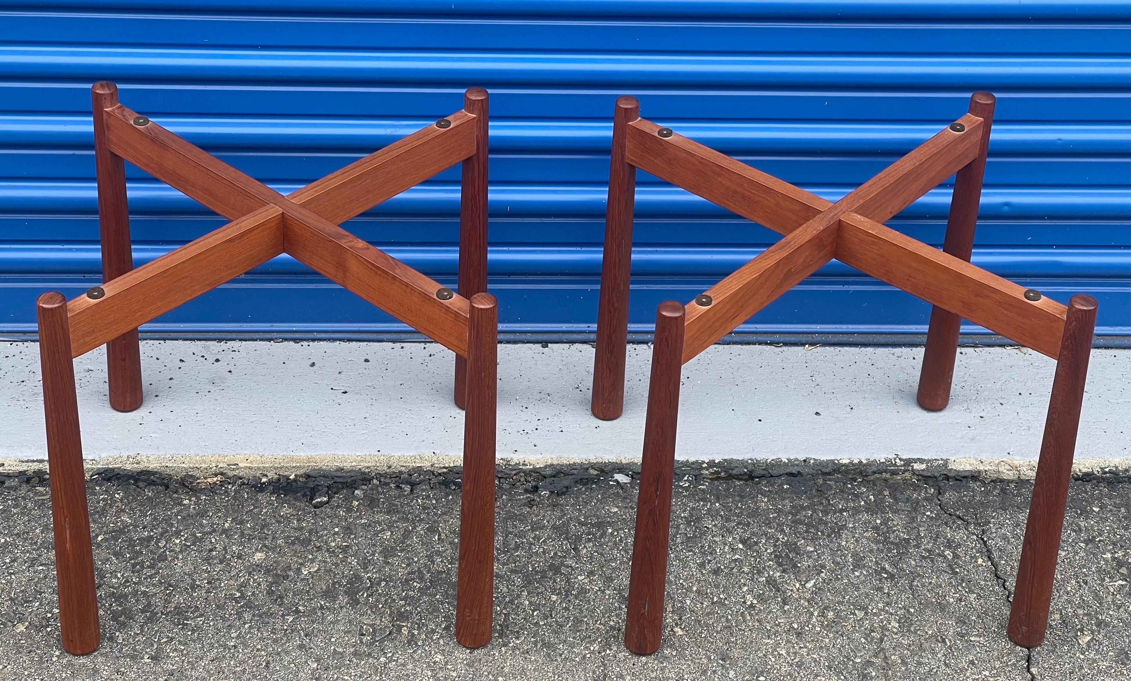 Pair of Teak Tray Side Tables Attributed to Jens Quistgaard for DUX of Sweden For Sale 10