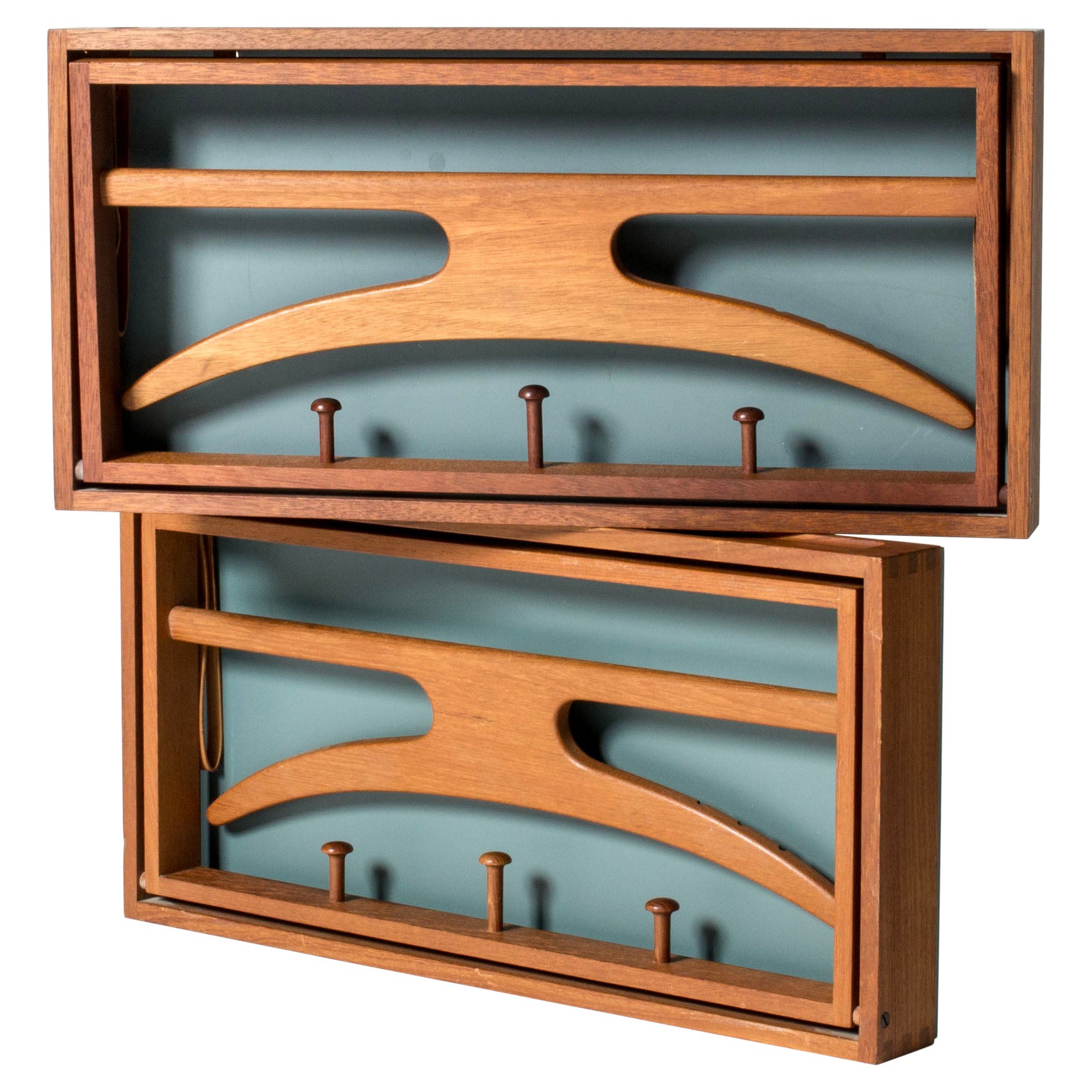 Coppia di appendiabiti da parete in teak di Adam Hoff & Poul Østergaard, Danimarca, anni '60