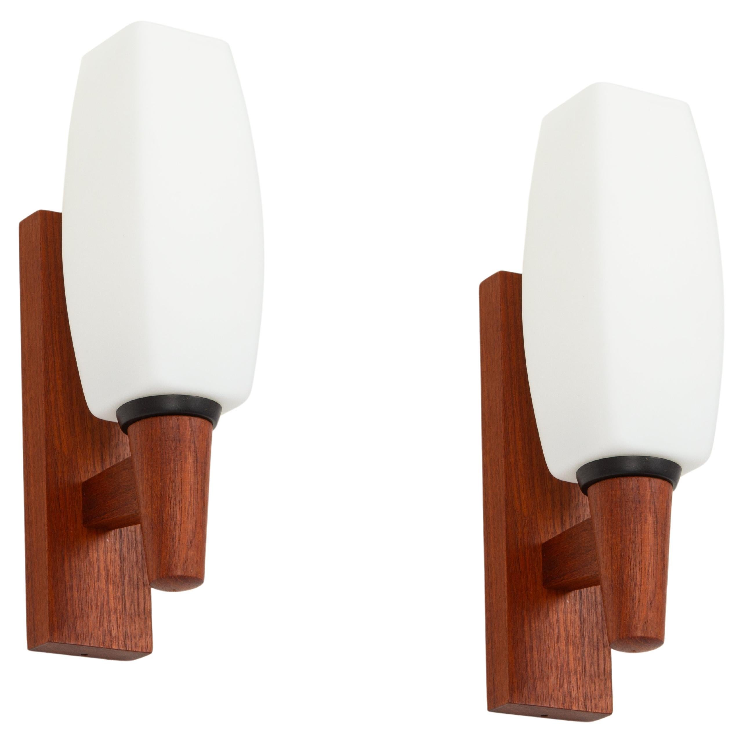 Pair of Teak Wall Lights by Kaiser, Germany 1960s For Sale