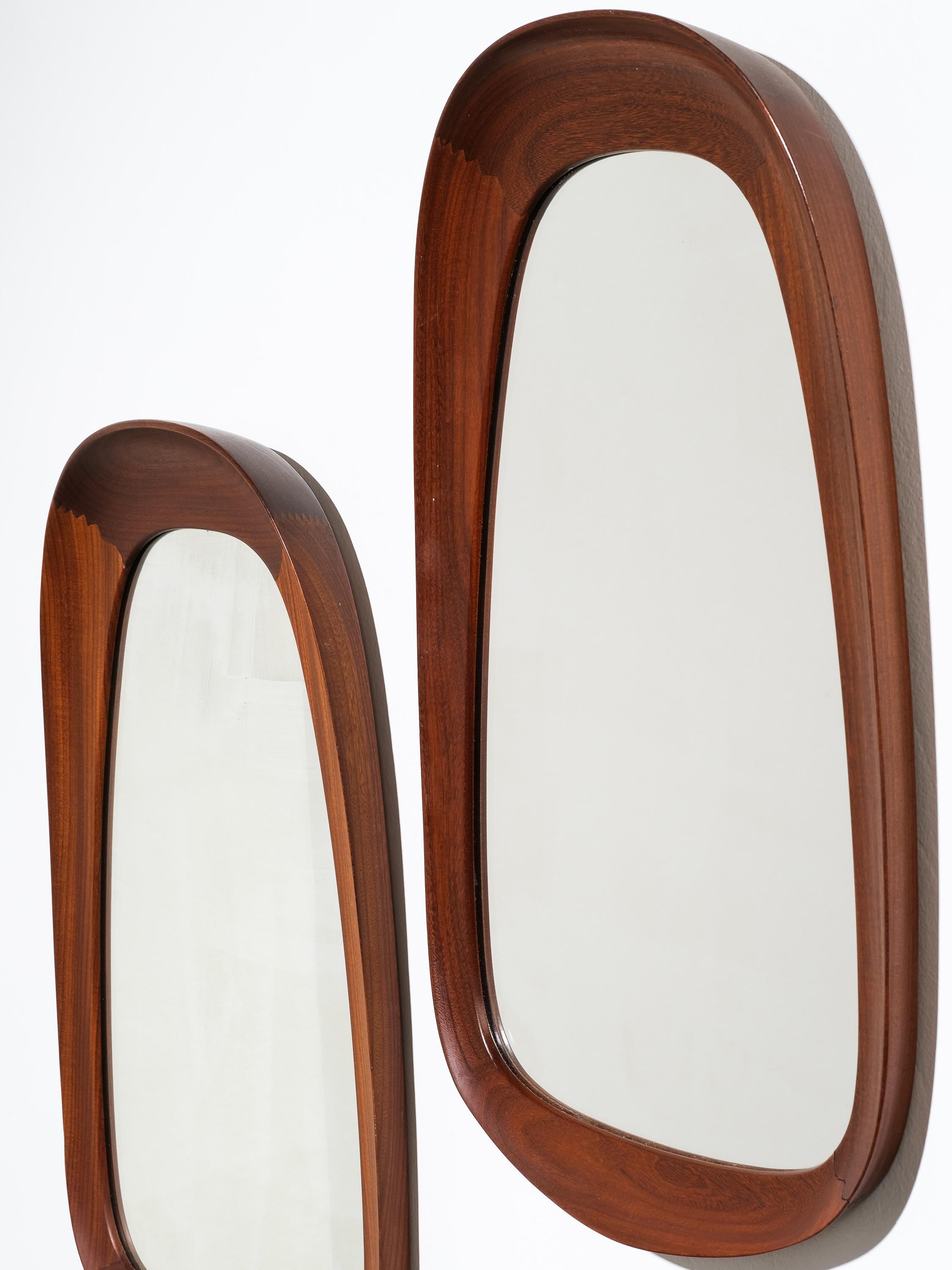 Ein Paar Wandspiegel aus Teakholz mit Kristallglas von Glas & Trä, Schweden, 1950er Jahre im Angebot 1