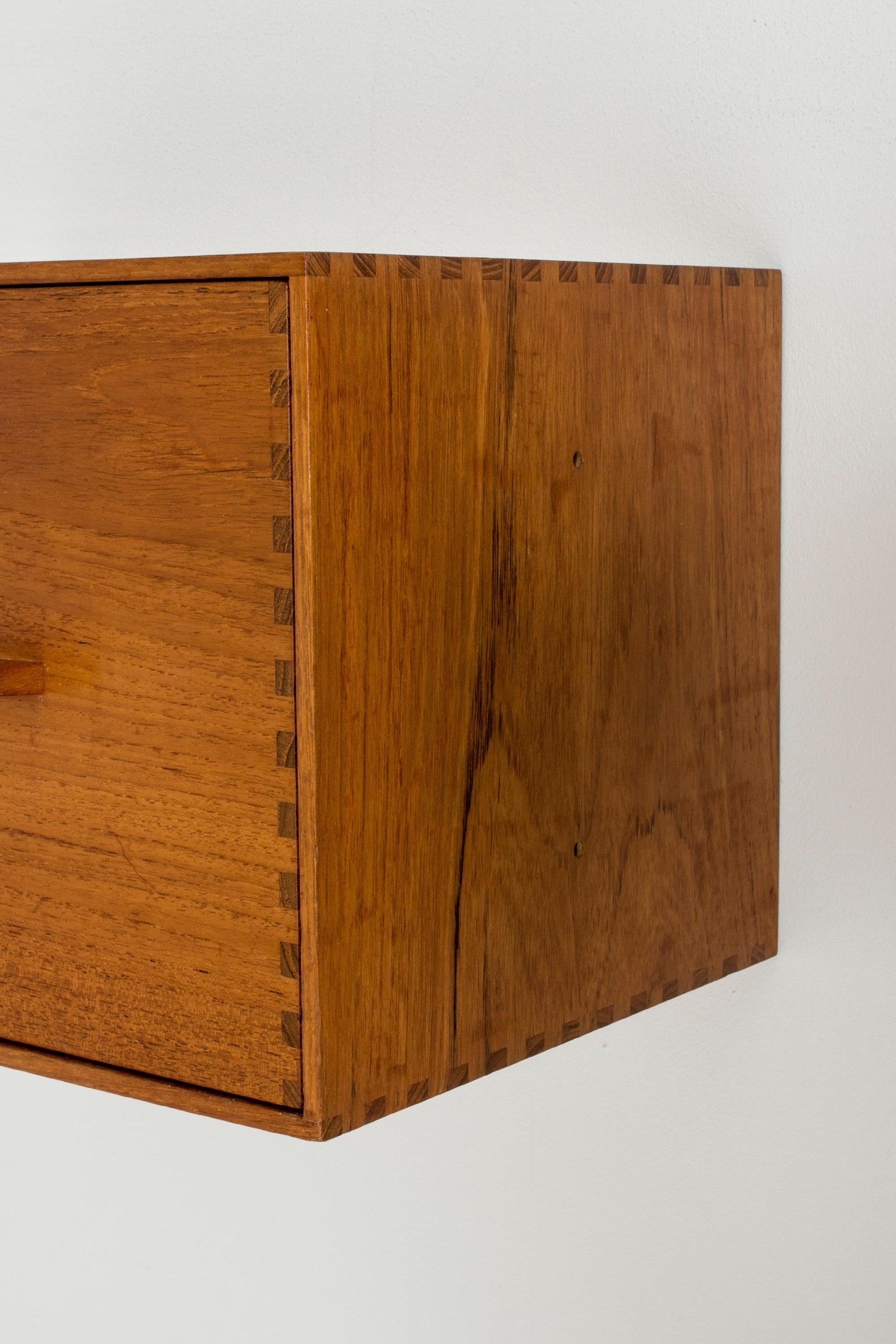 Mid-20th Century Pair of Teak Wall-Mounted Shelves by Uno and Östen Kristiansson for Luxus