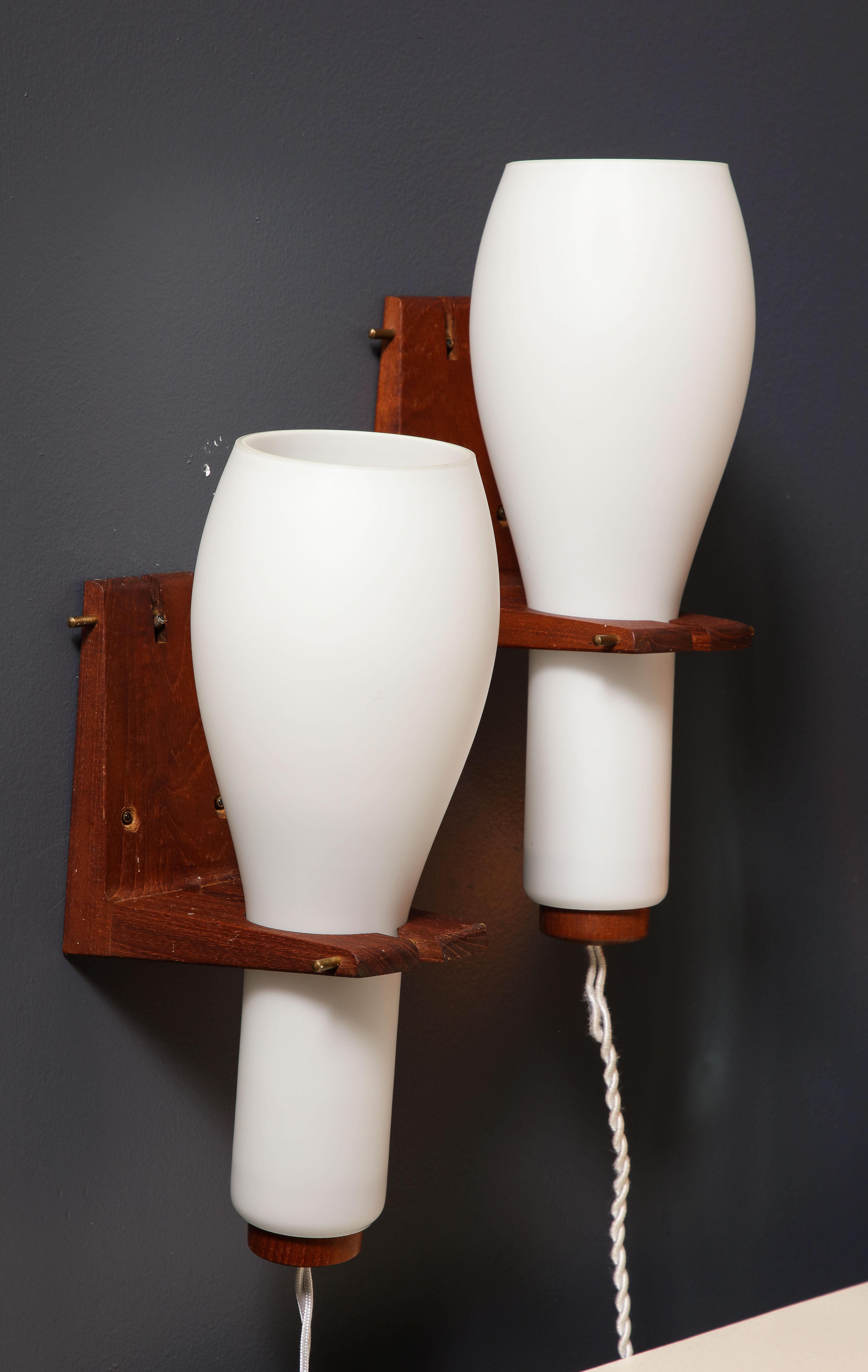 Mid-Century Modern Pair of Teak Wood and Opaline Wall Lights by Philips - Netherlands 1960s For Sale