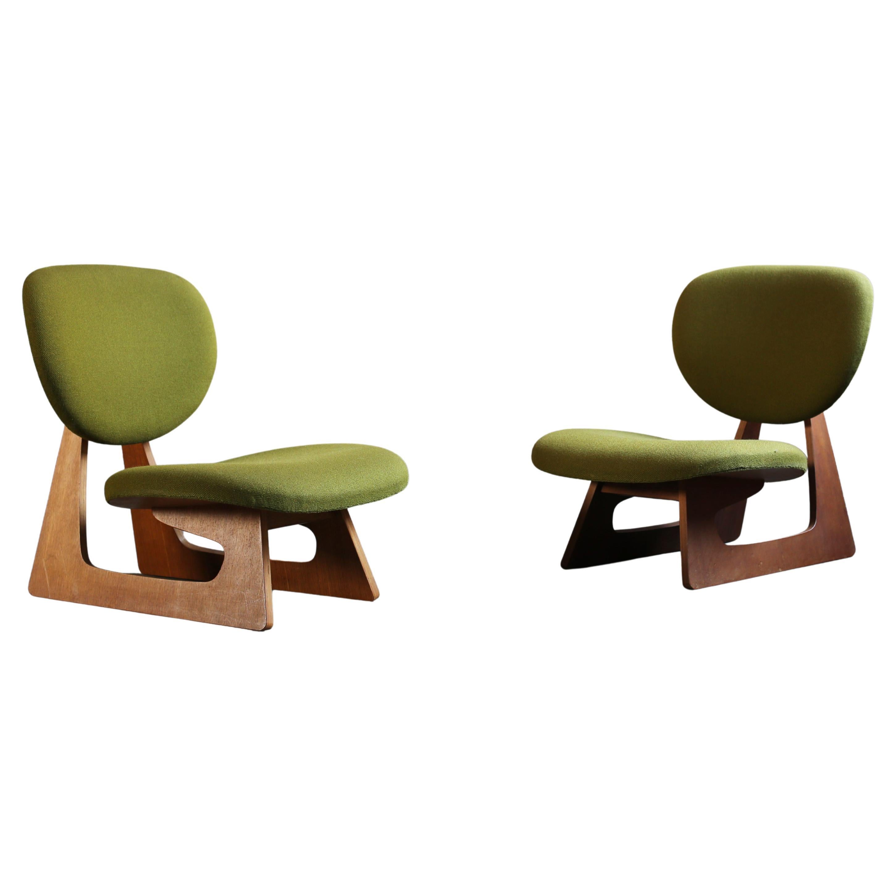Pair of Teiza Isu by Junzo Sakakura and Daisaku Cho