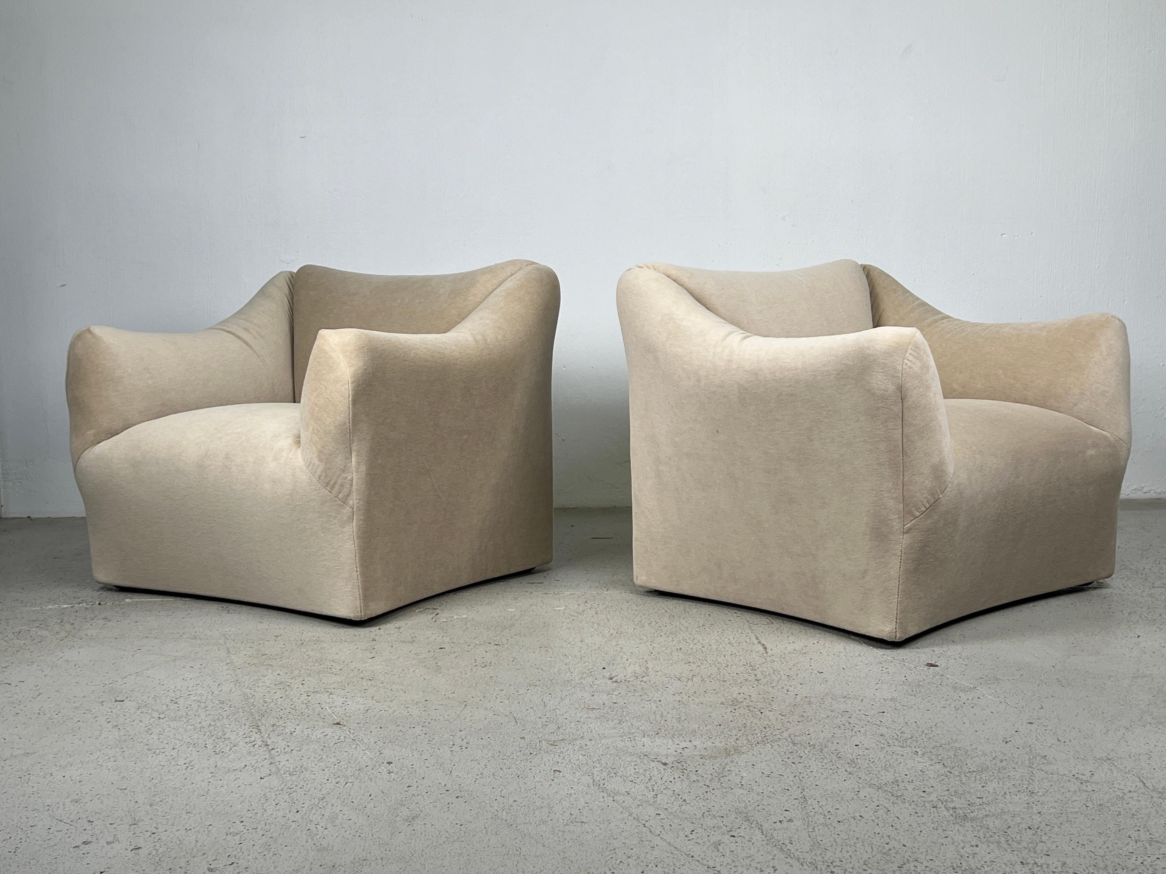 A pair of Tentazione lounge chairs in camel colored mohair by Mario Bellini for Cassina.