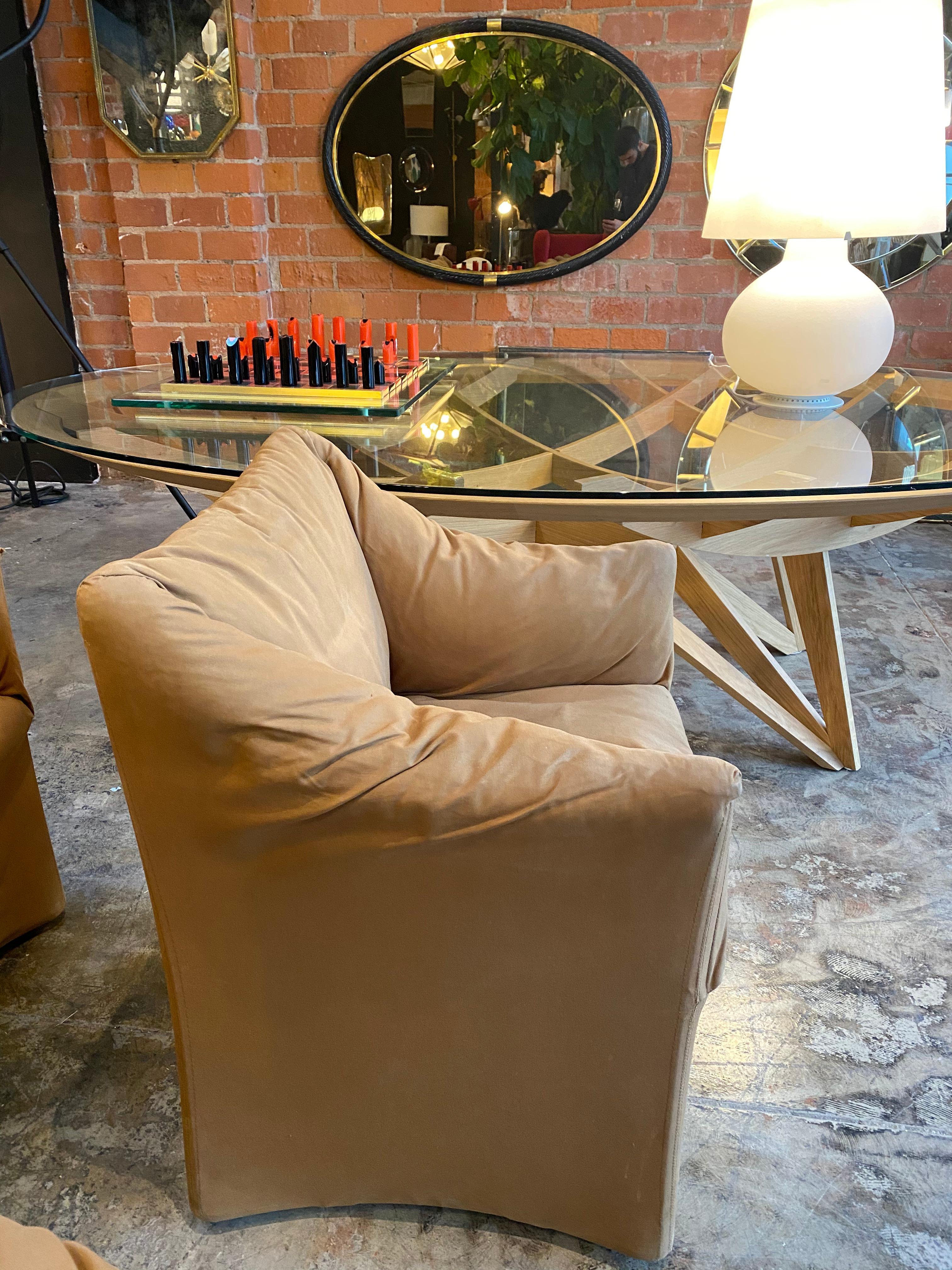 Pair of Tentazione Lounge Chairs for Cassina by Mario Bellini In Good Condition In Los Angeles, CA