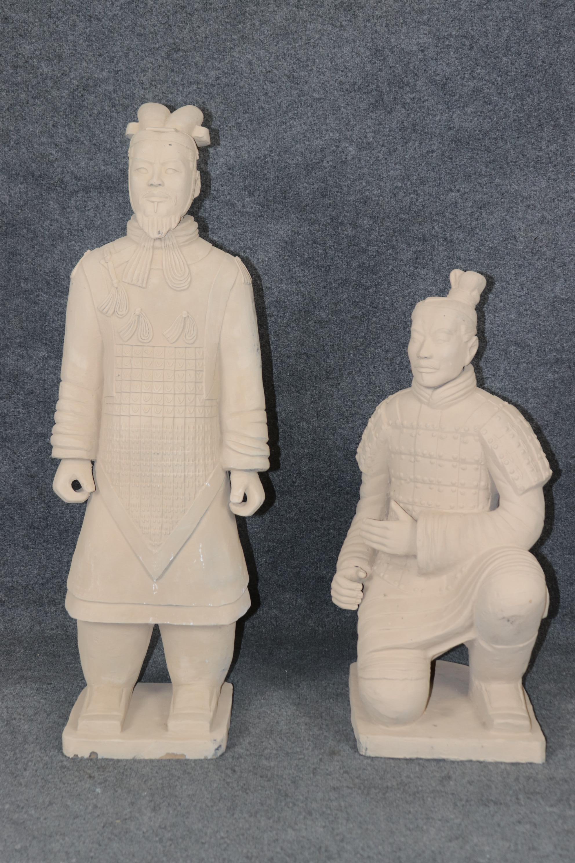 Replica di soldati di terracotta. Risalgono agli anni '50. Misura 41,5 di altezza x 14 di larghezza x 11 di profondità.