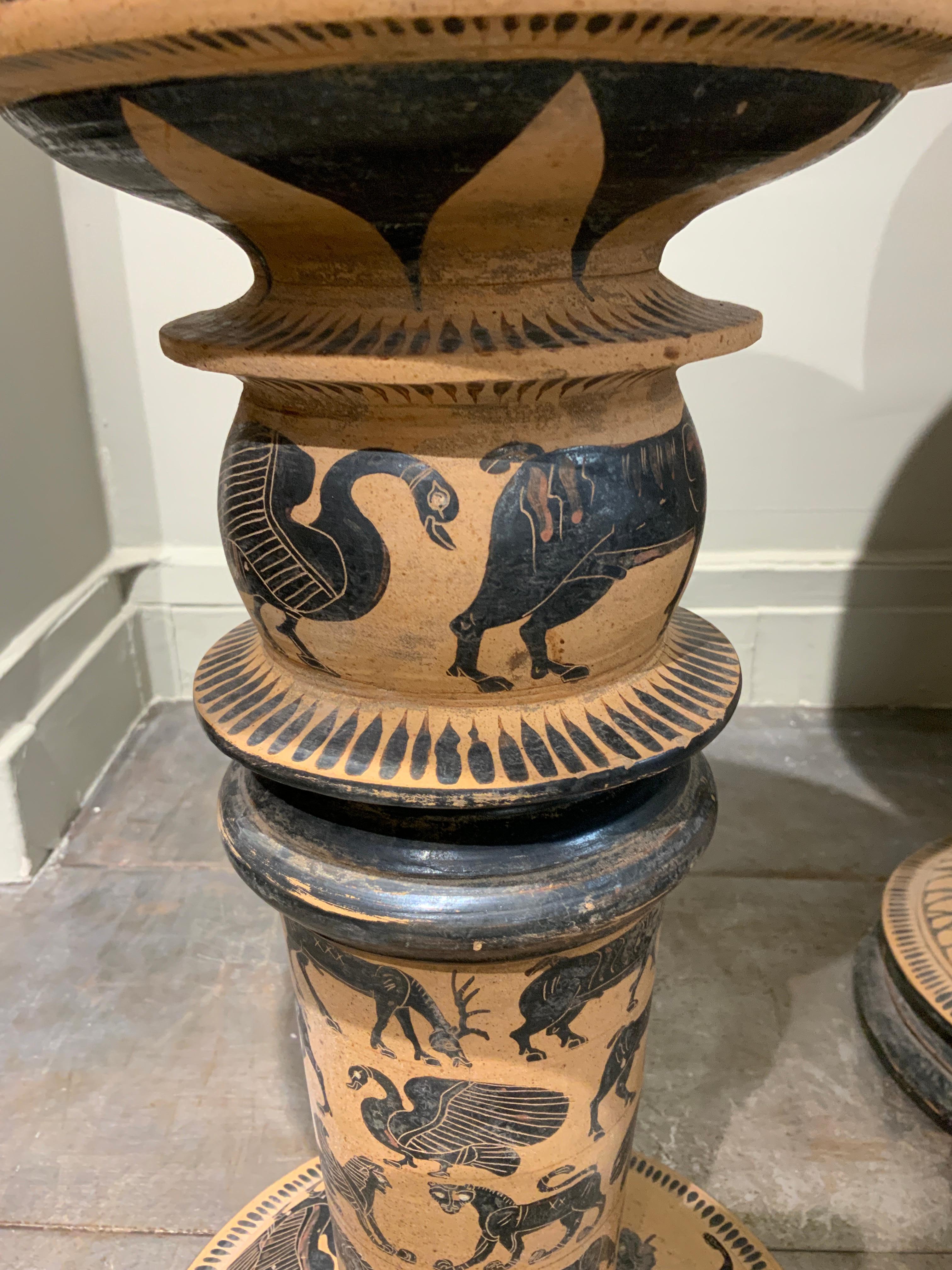 Milieu du XXe siècle Paire de vases en terre cuite à décor gris Italie 1950 en vente