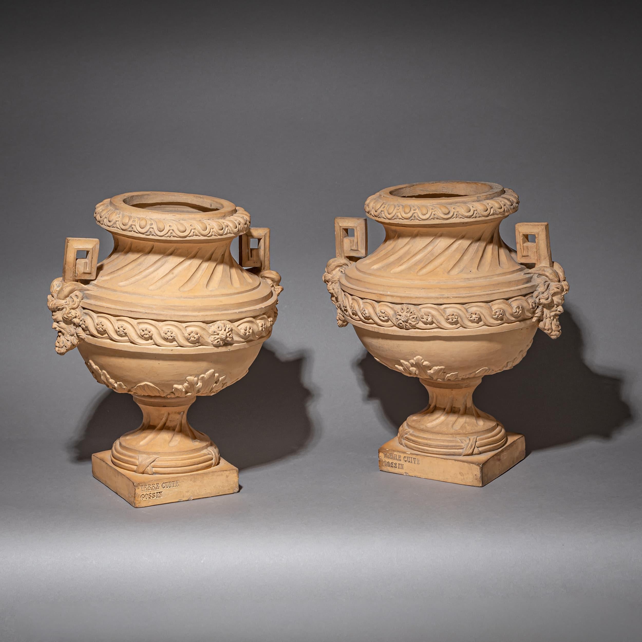 Francese Coppia di Anfore in terracotta di Gossin, Francia, XIX secolo in vendita