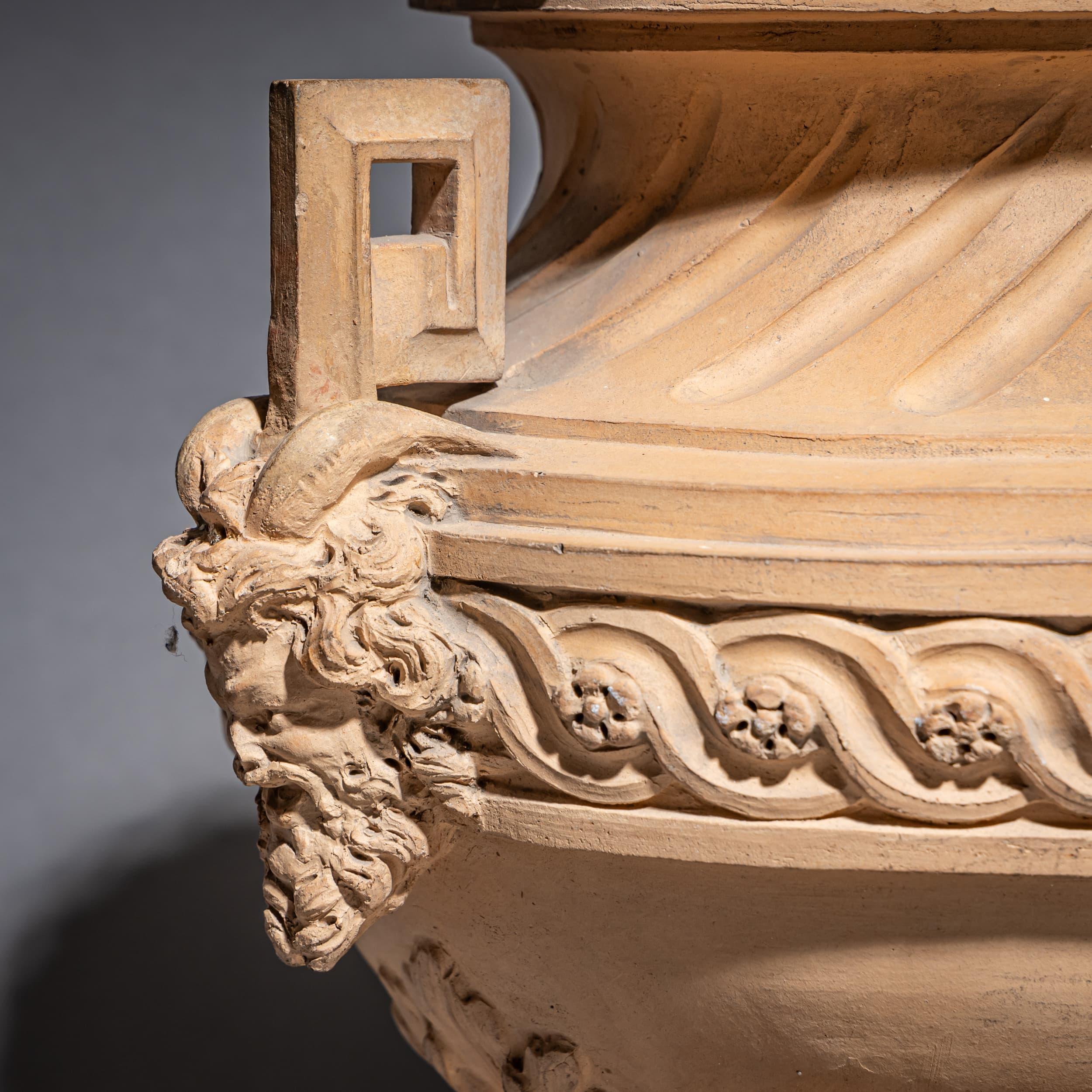 Coppia di Anfore in terracotta di Gossin, Francia, XIX secolo In condizioni buone in vendita a Greding, DE