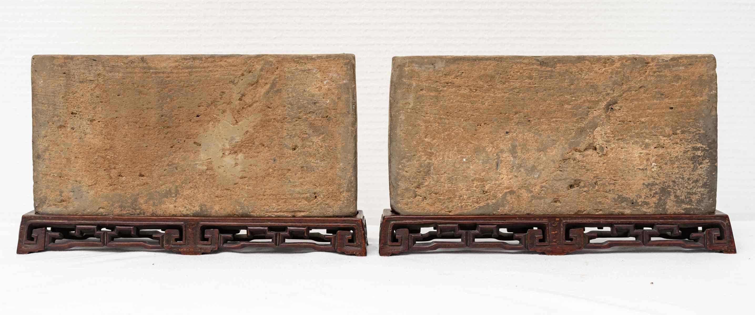 Paar Terrakotta- Ziegelsteine mit Polychrom-Tablett - Stil: Han - Periode: XIX. Jahrhundert (19. Jahrhundert) im Angebot