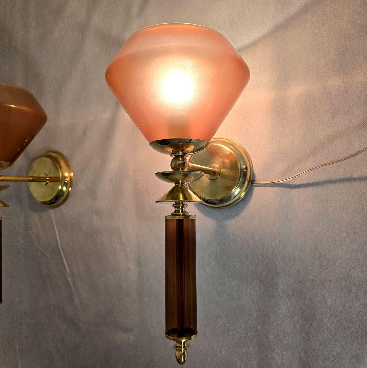 Mid-Century moderno Coppia di appliques in terracotta in vendita