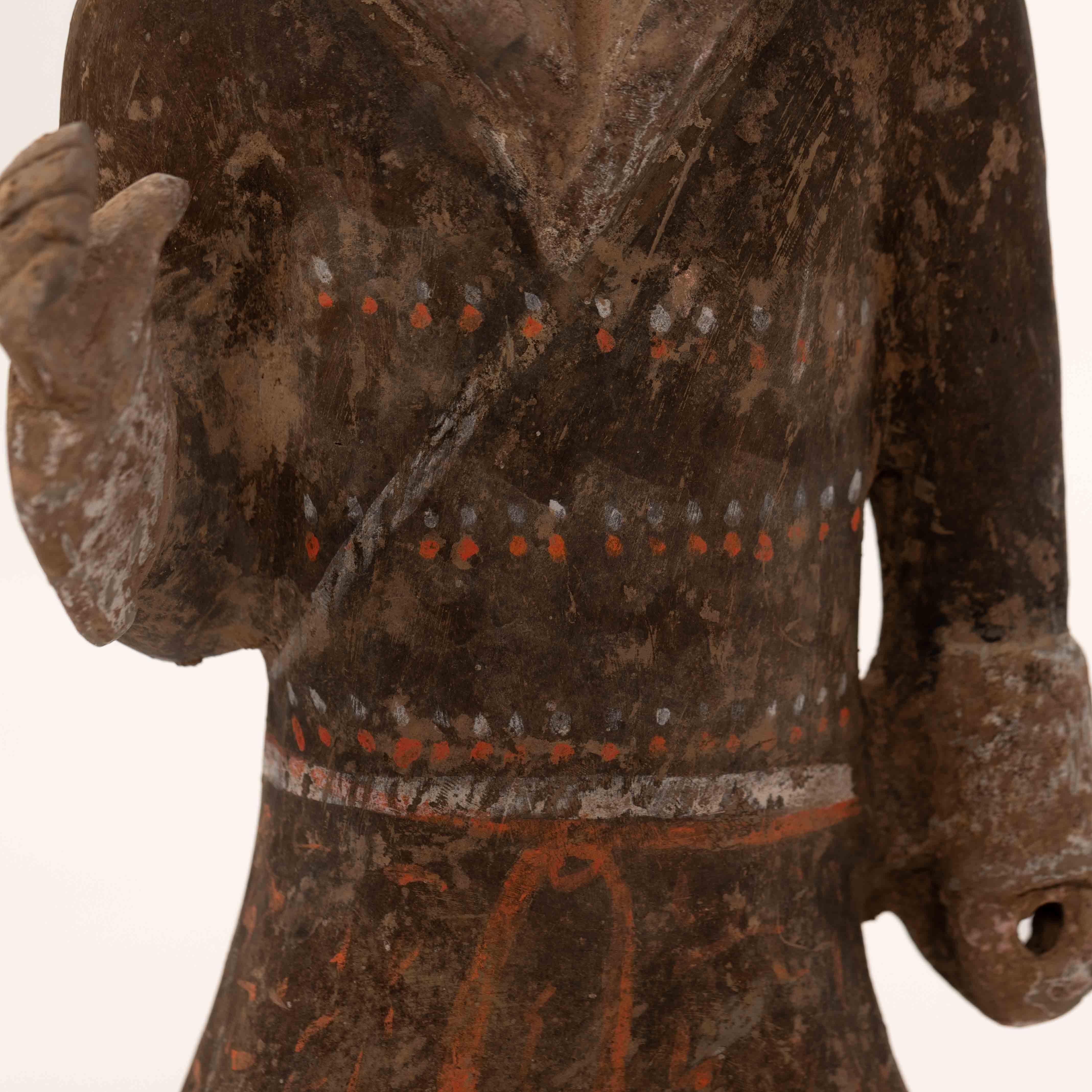Pair of Terracotta Han Guards in Polychrome Paint China Han-Dynastie, TL Tested For Sale 8