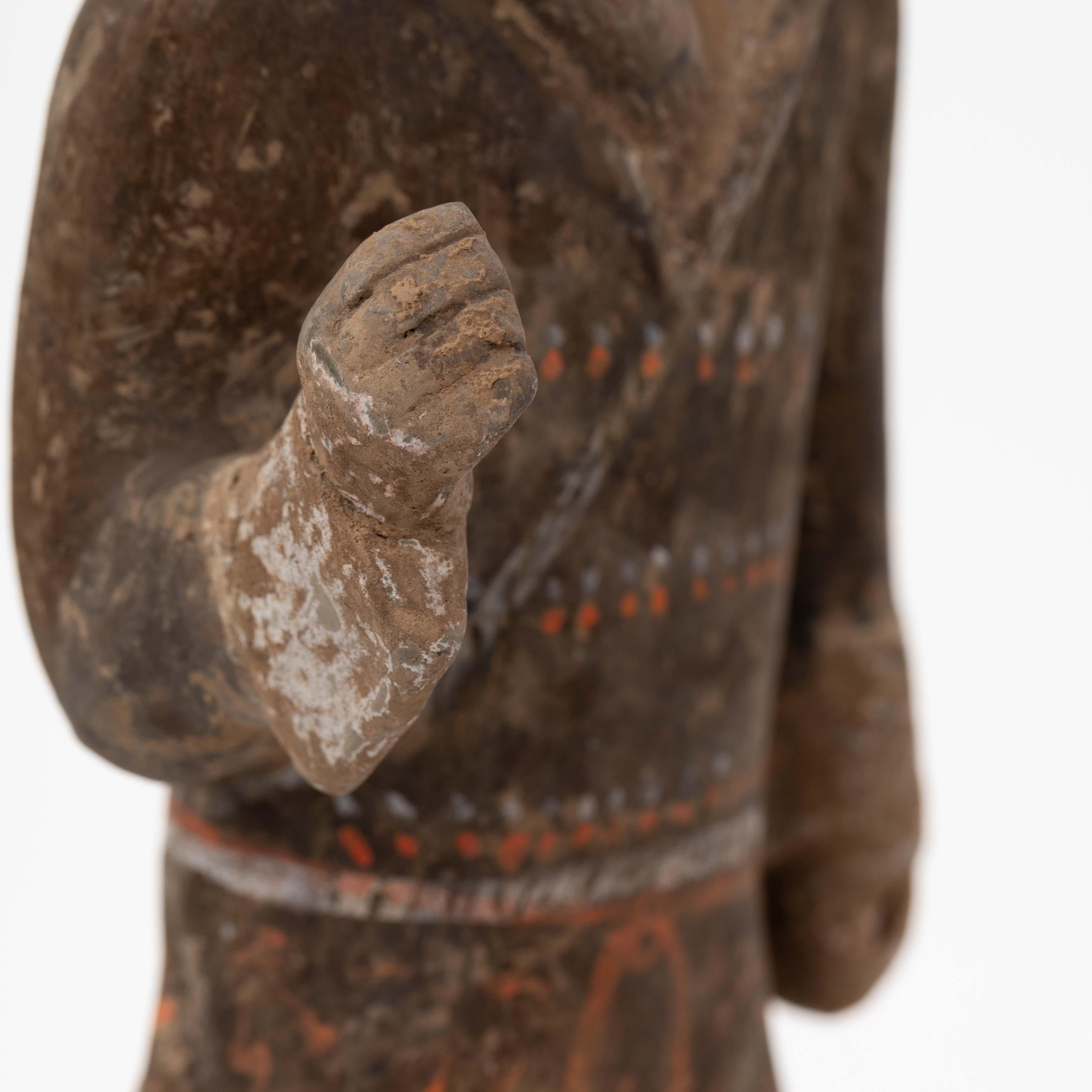 Pair of Terracotta Han Guards in Polychrome Paint China Han-Dynastie, TL Tested For Sale 11