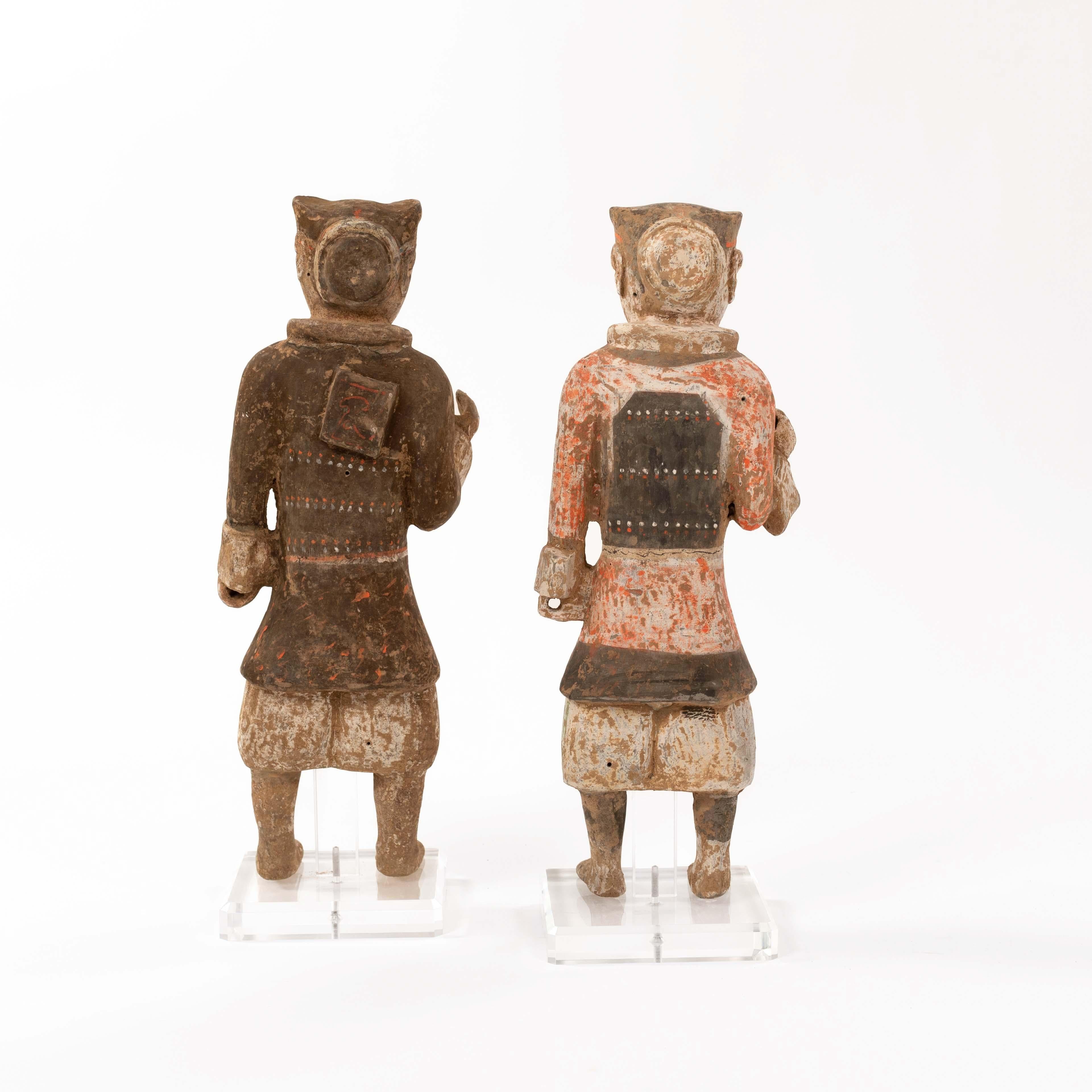 Pair of Terracotta Han Guards in Polychrome Paint China Han-Dynastie, TL Tested In Good Condition For Sale In Salzburg, AT