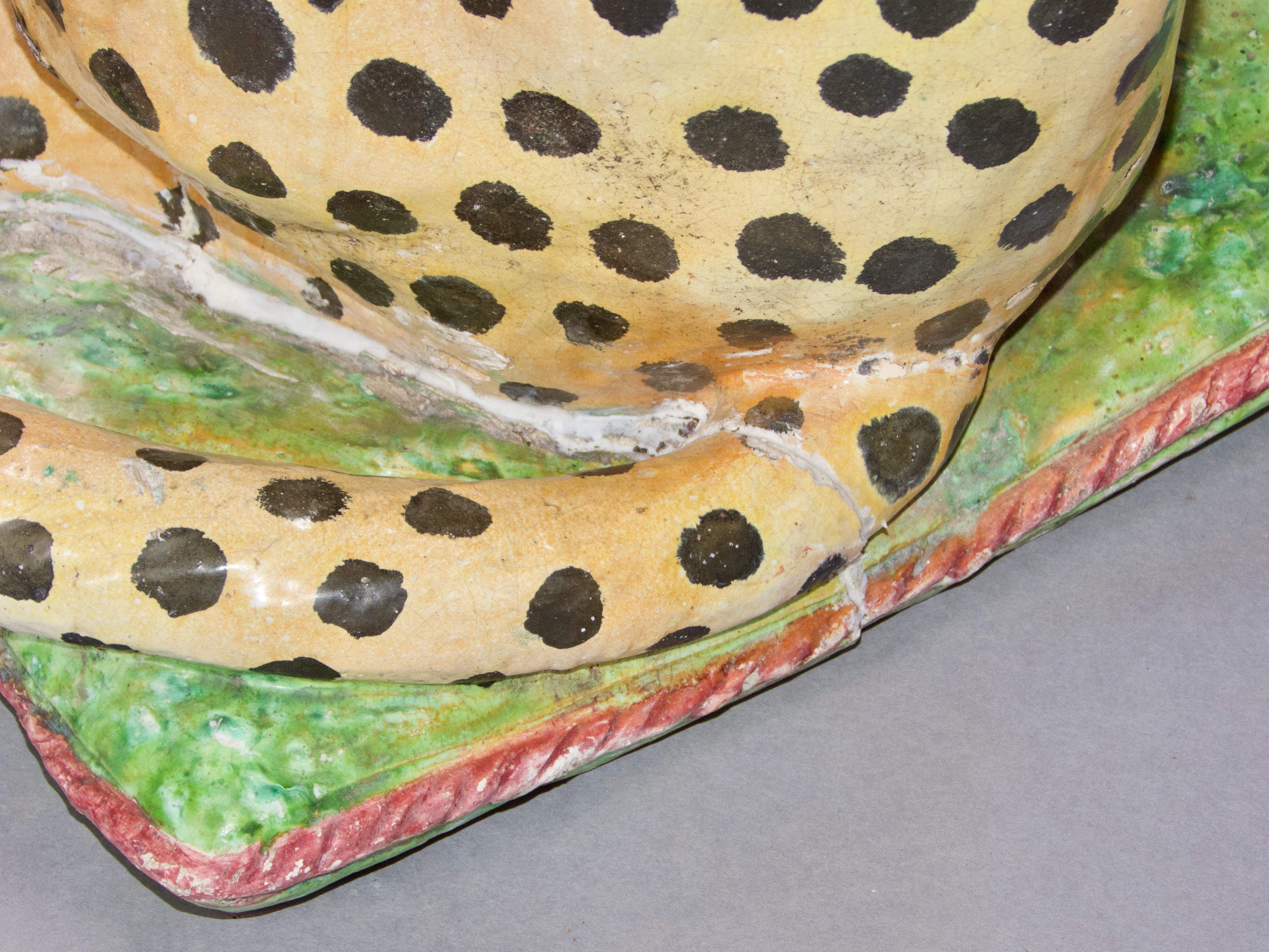 Pareja de esculturas de leopardo de terracota en venta 9