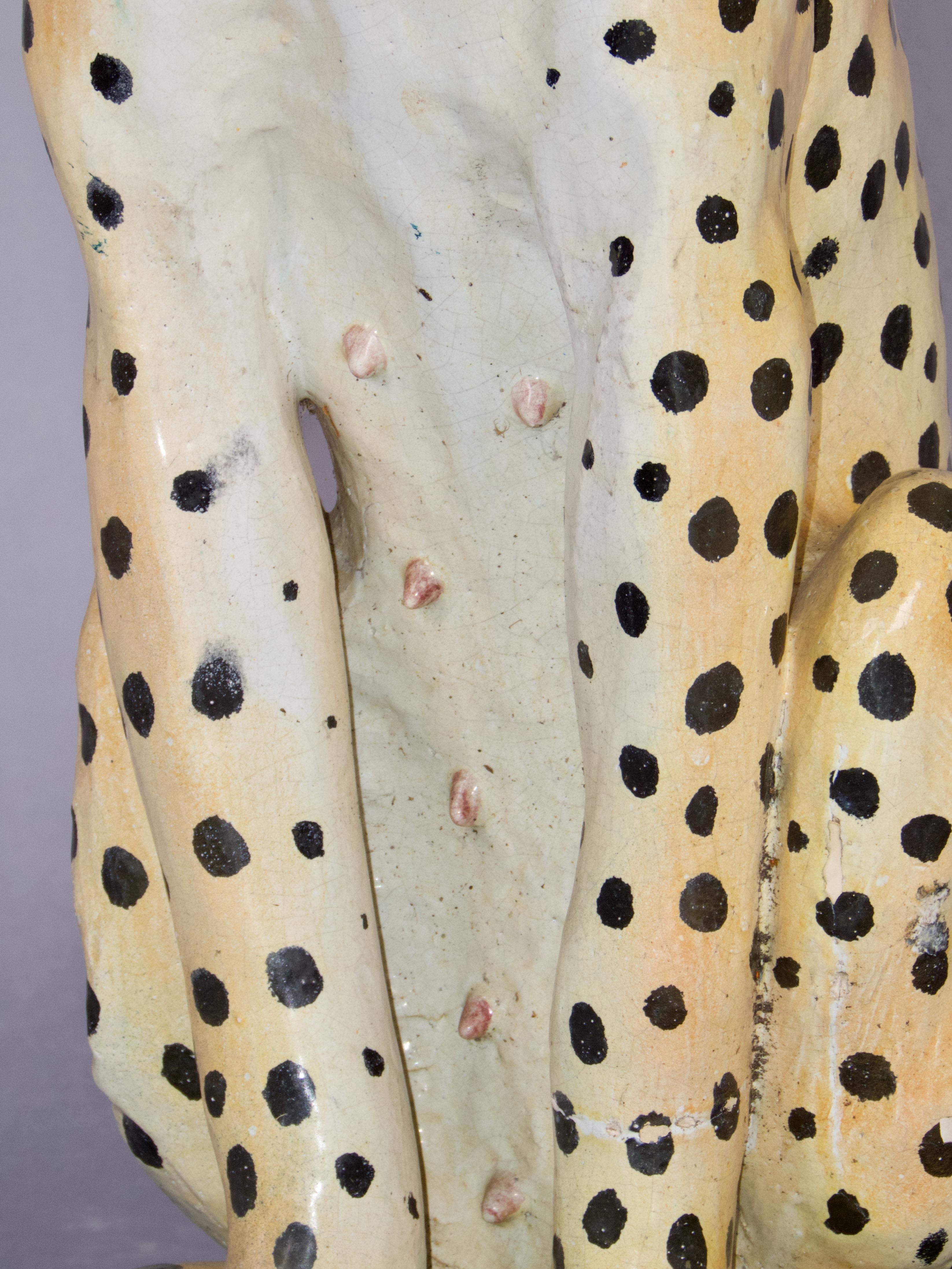 Pareja de esculturas de leopardo de terracota en Desgastado estado para la venta en grand Lancy, CH