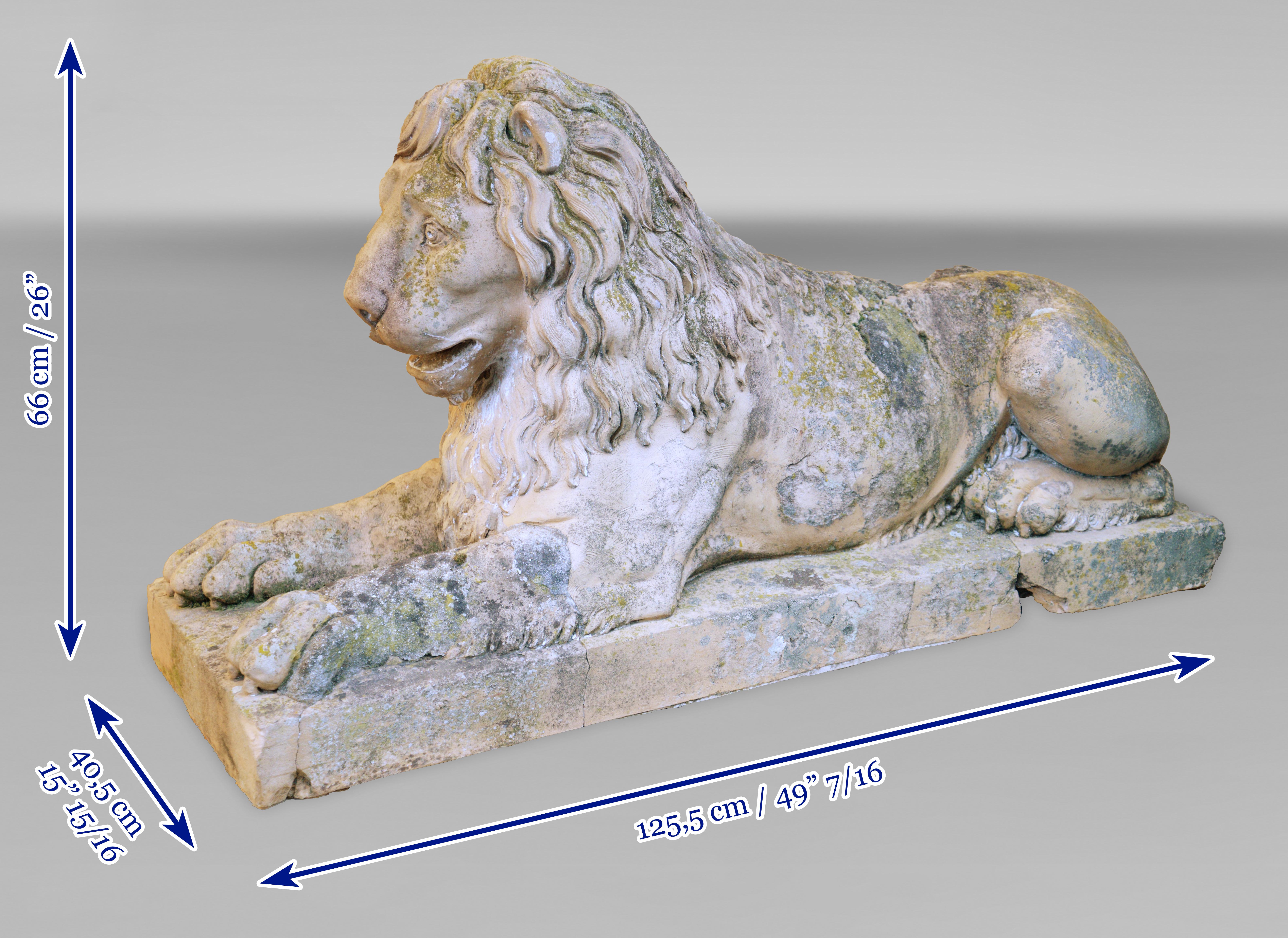 Paire de statues de lion en terre cuite, 18ème siècle en vente 9