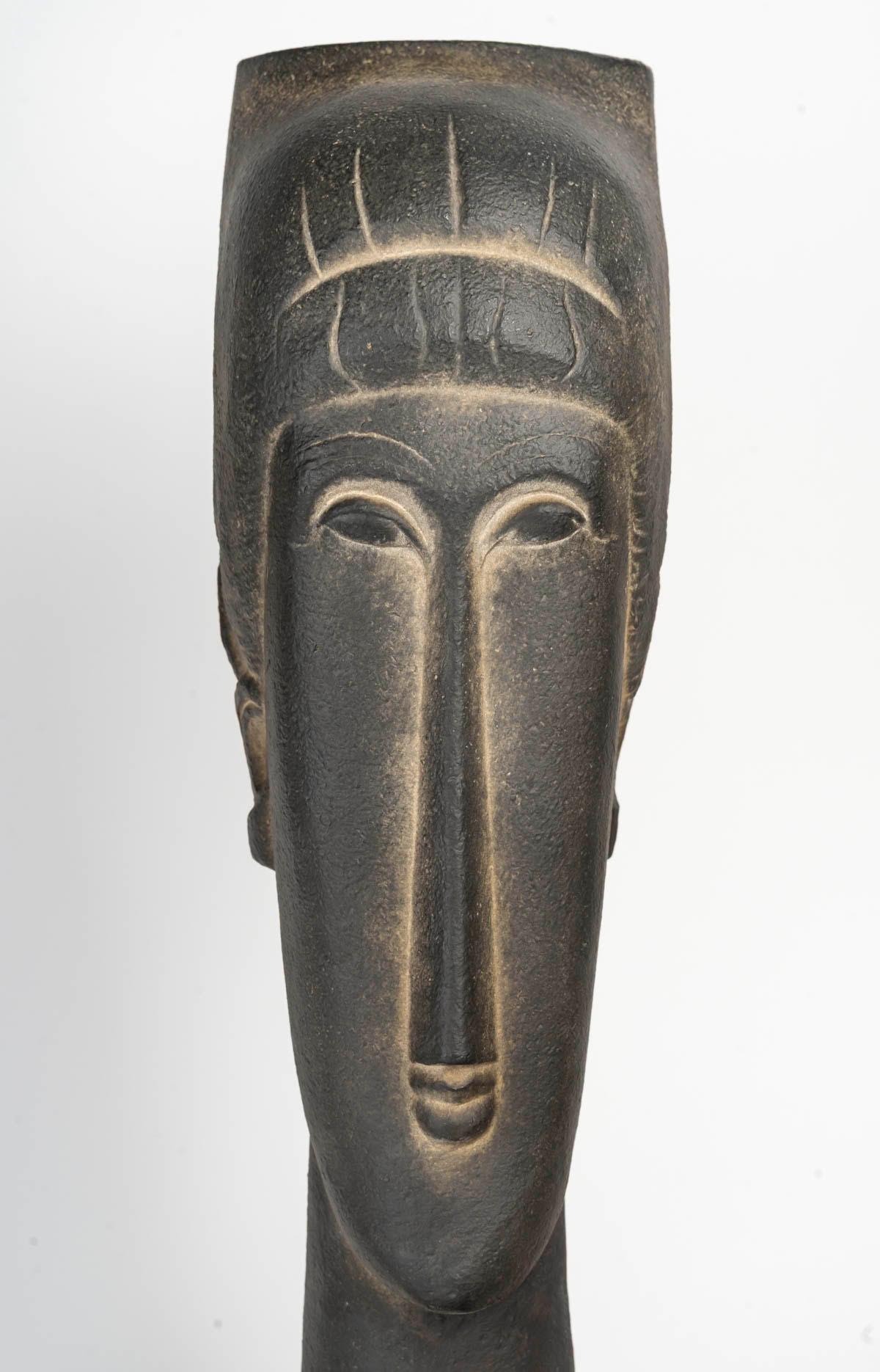 Art Nouveau Coppia di sculture in terracotta in stile Modigliani, XX secolo. in vendita