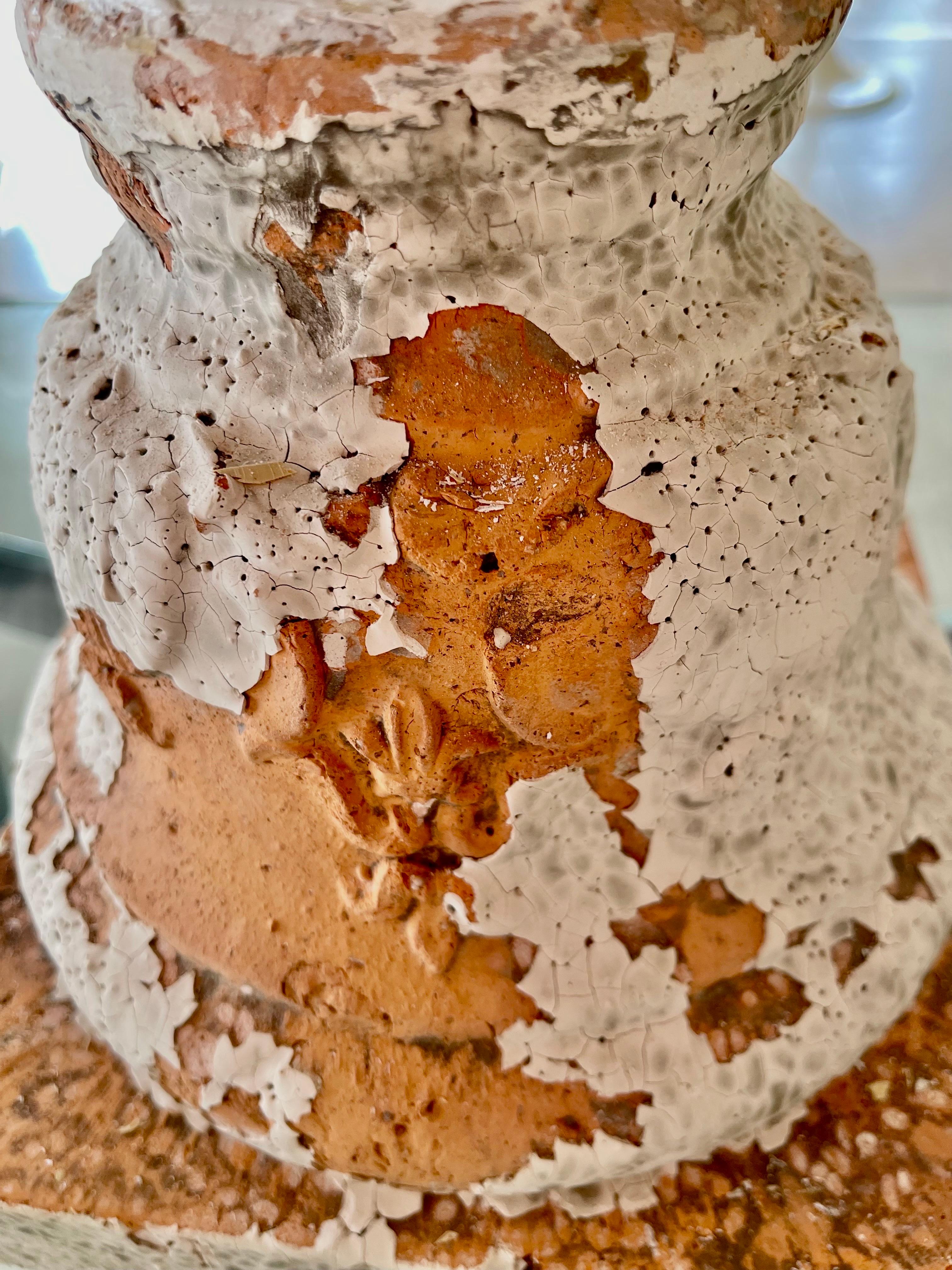 Coppia di vasi in terracotta Urnes castle , Spagna XIXs In condizioni discrete in vendita a La xara, VC